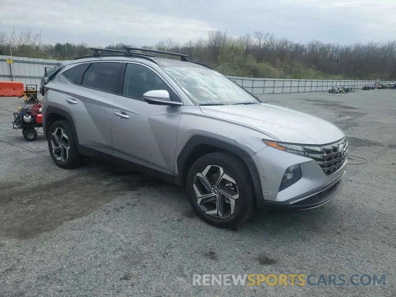 4 Photograph of a damaged car 5NMJECDE6RH318702 HYUNDAI TUCSON 2024