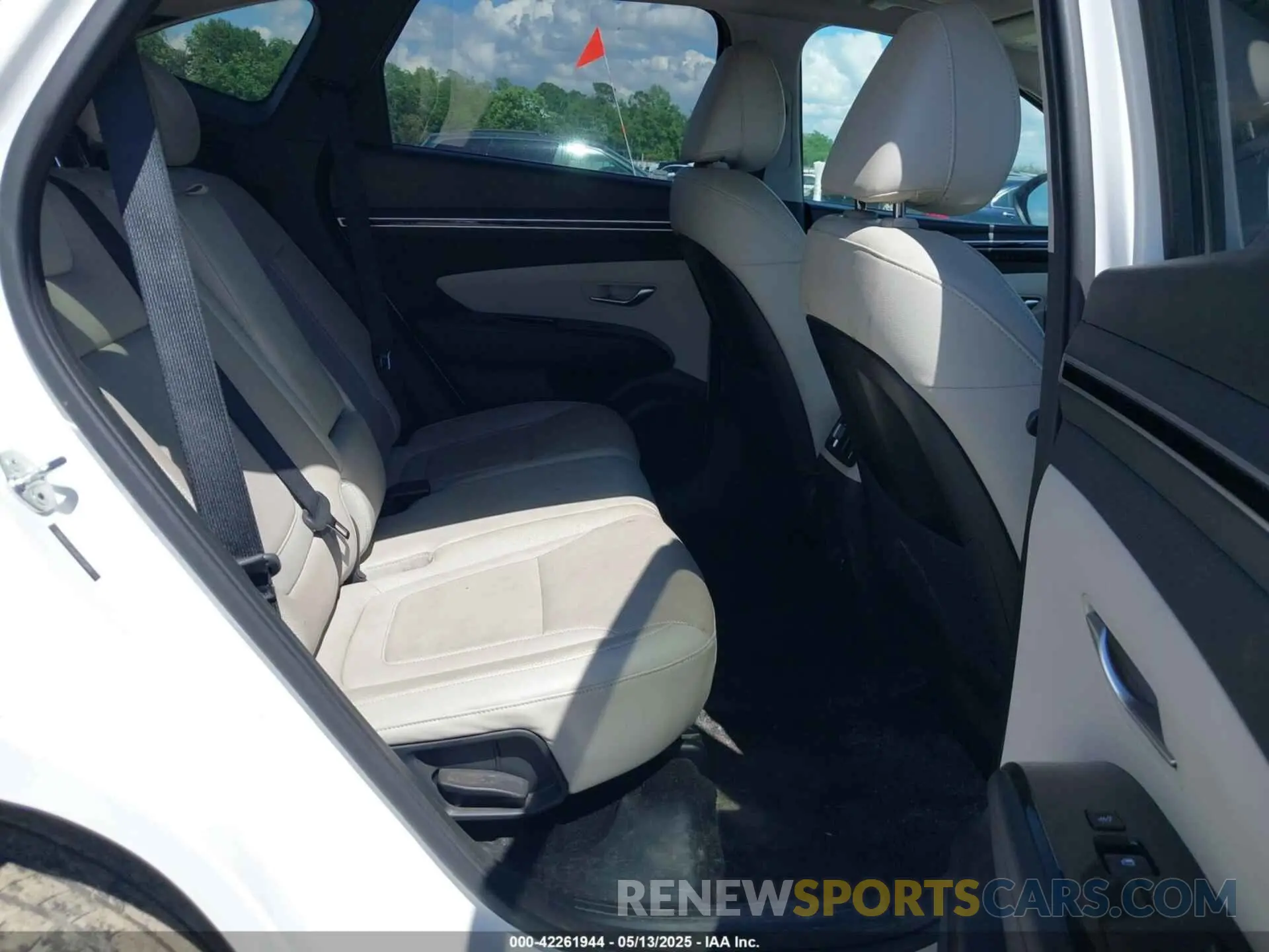 8 Photograph of a damaged car 5NMJECDE6RH351893 HYUNDAI TUCSON 2024