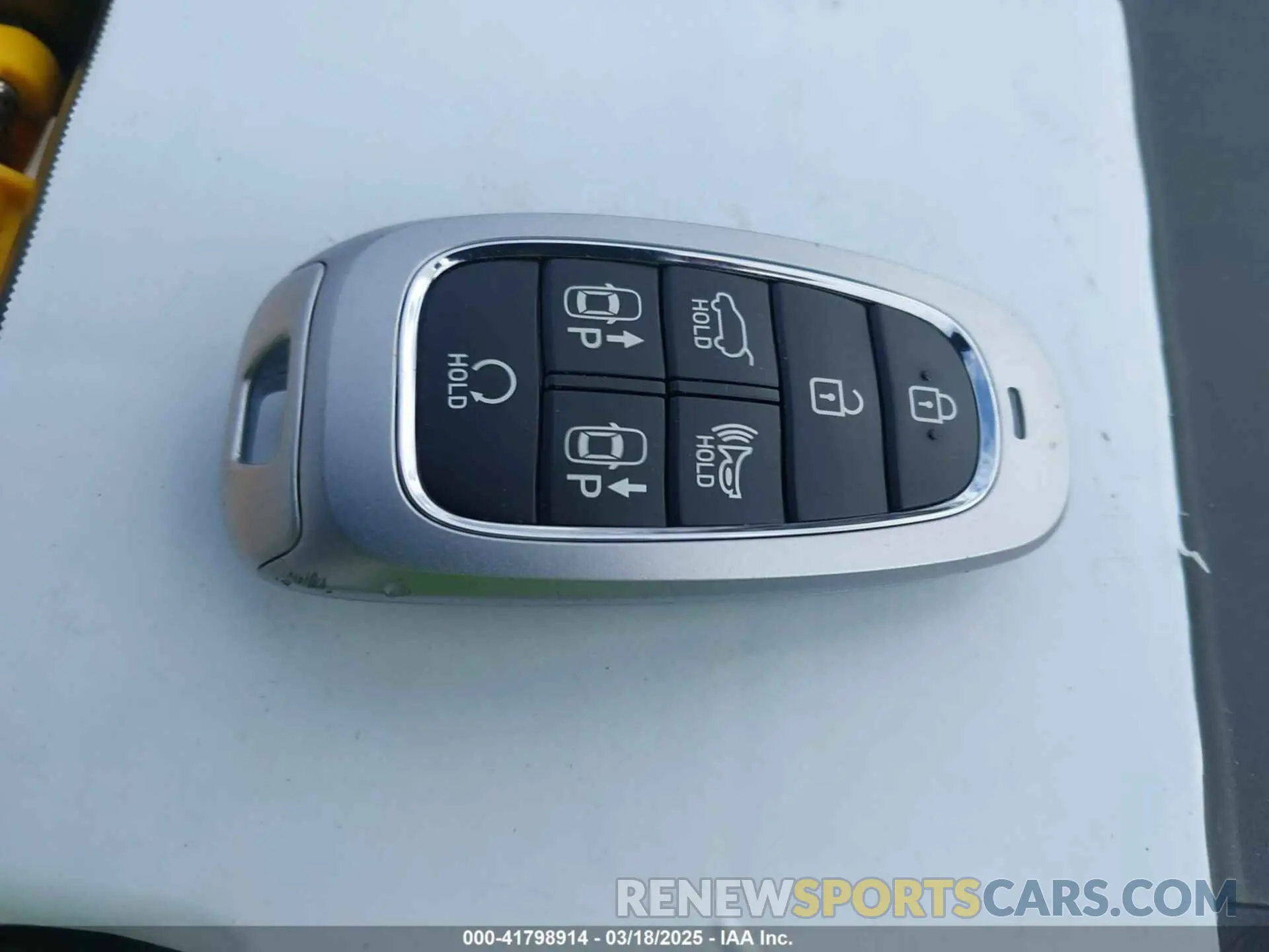 11 Photograph of a damaged car 5NMJECDE6RH356835 HYUNDAI TUCSON 2024
