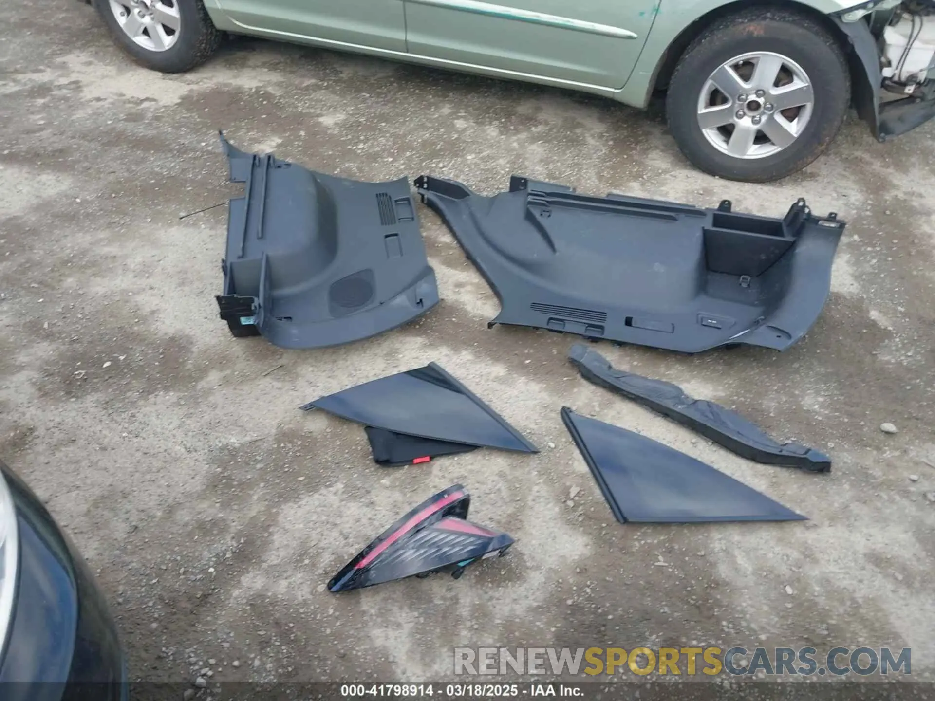 18 Photograph of a damaged car 5NMJECDE6RH356835 HYUNDAI TUCSON 2024