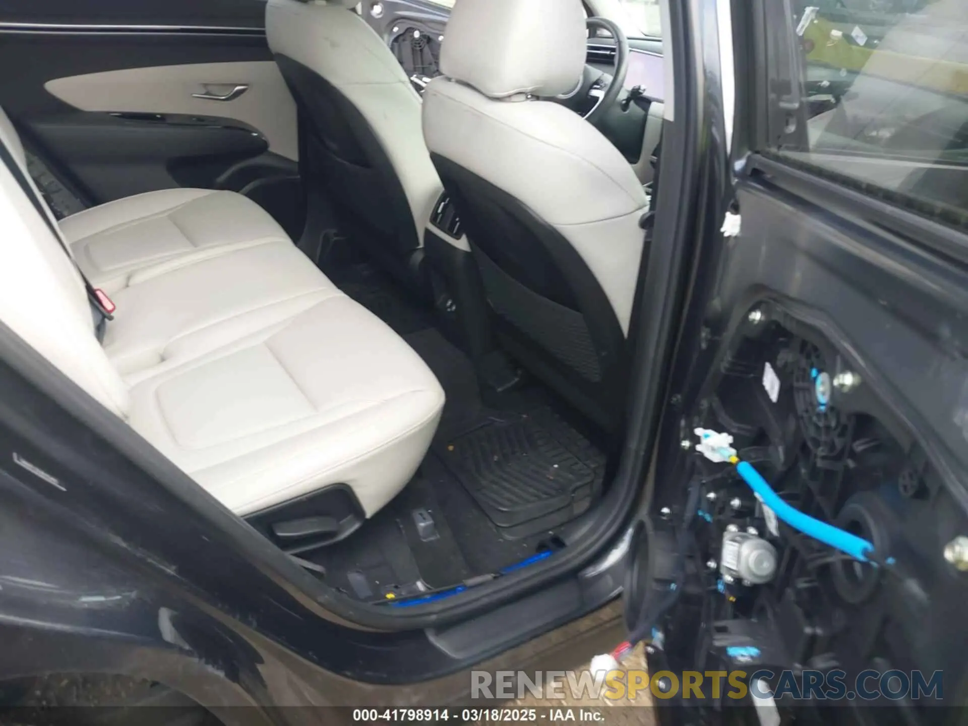 8 Photograph of a damaged car 5NMJECDE6RH356835 HYUNDAI TUCSON 2024