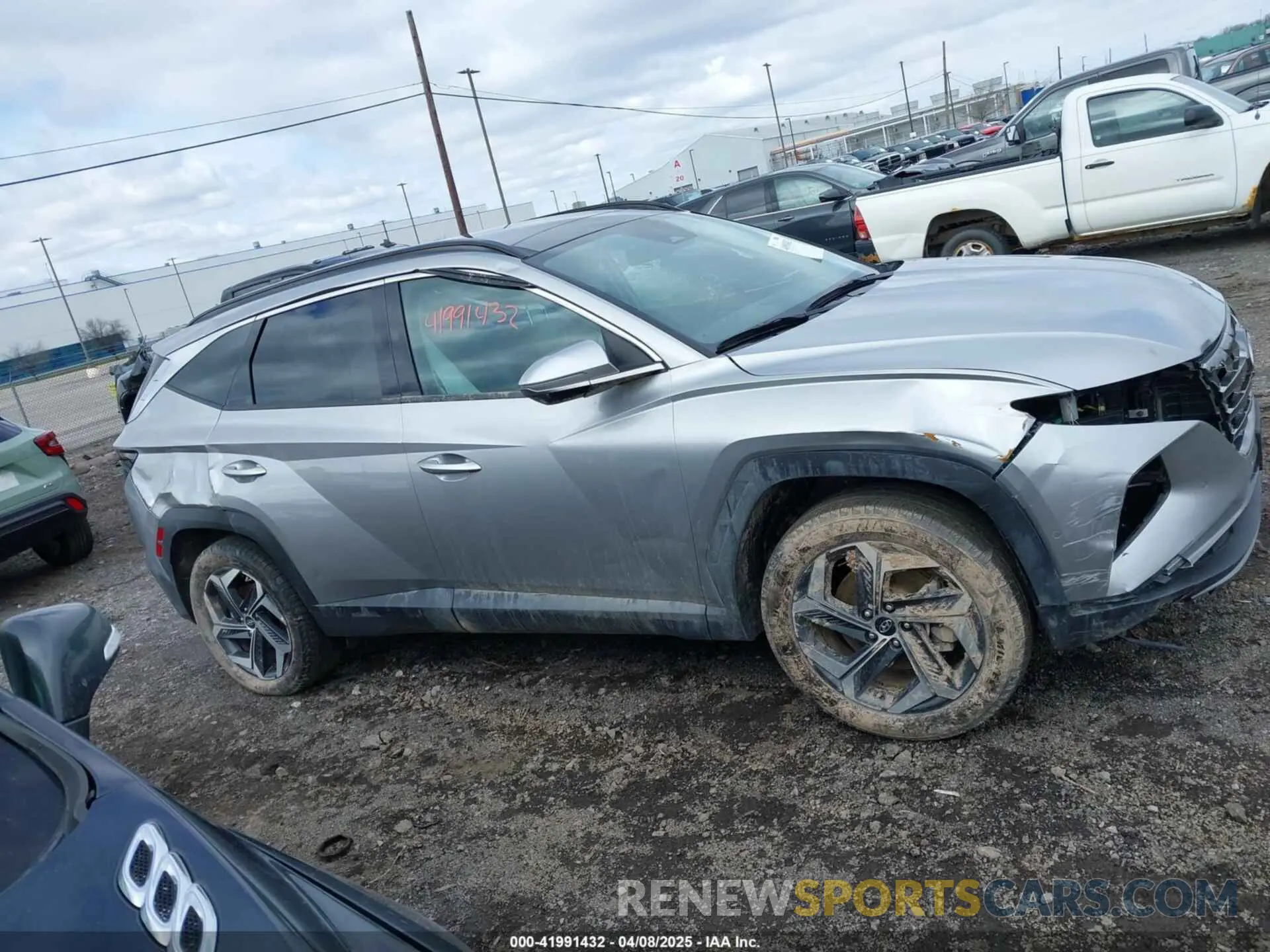 13 Photograph of a damaged car 5NMJECDE6RH361615 HYUNDAI TUCSON 2024