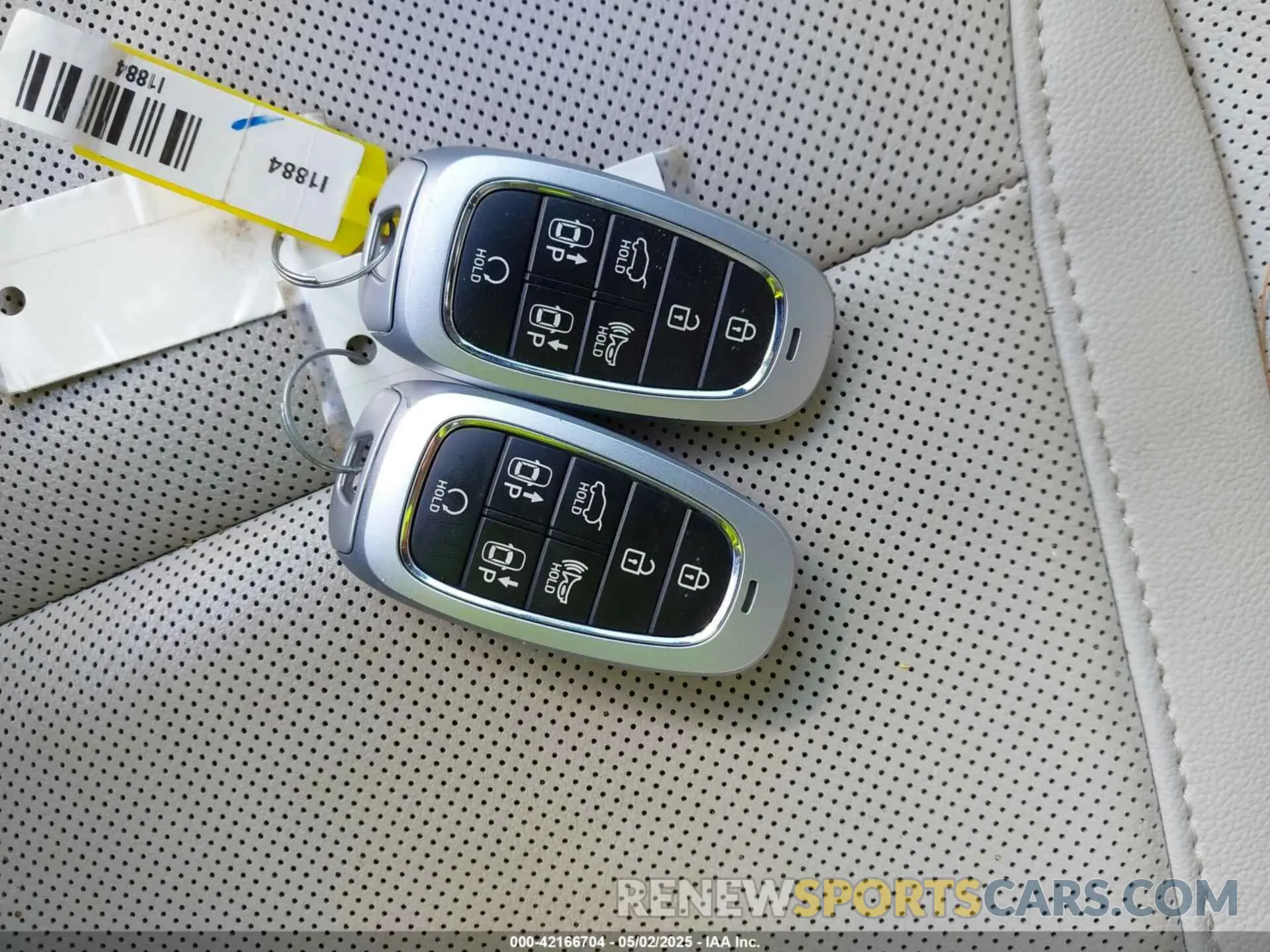 11 Photograph of a damaged car 5NMJECDE8RH330138 HYUNDAI TUCSON 2024