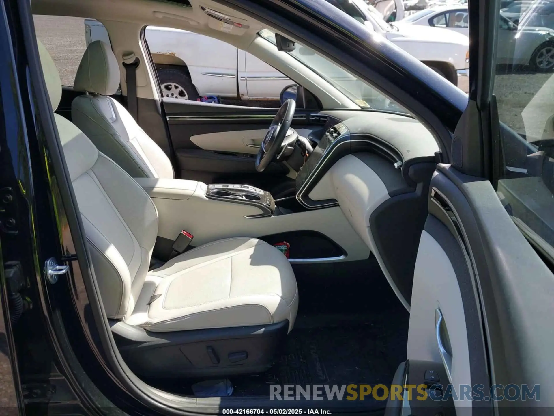 5 Photograph of a damaged car 5NMJECDE8RH330138 HYUNDAI TUCSON 2024