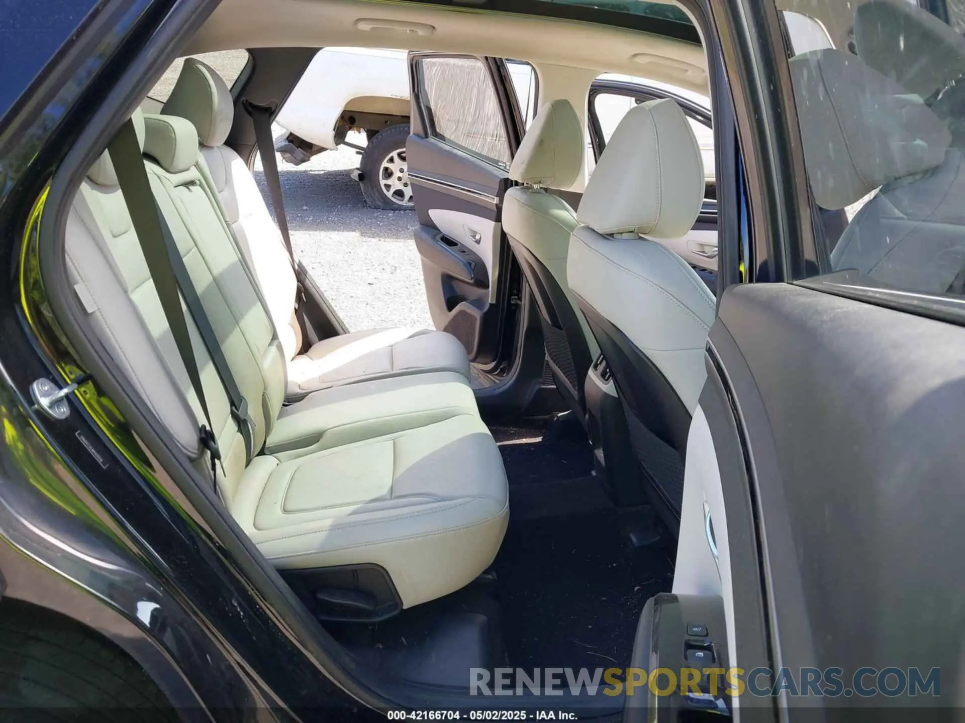 8 Photograph of a damaged car 5NMJECDE8RH330138 HYUNDAI TUCSON 2024