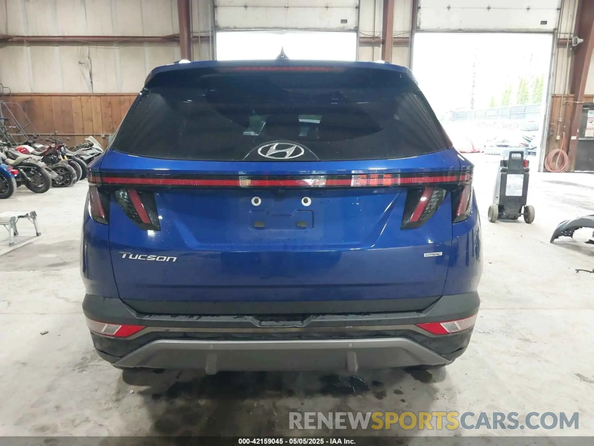 17 Photograph of a damaged car 5NMJECDE9RH339124 HYUNDAI TUCSON 2024
