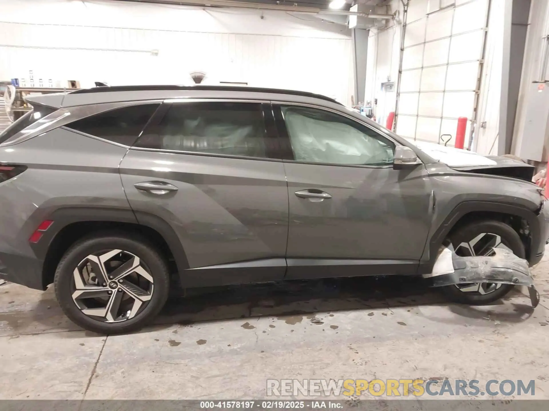 13 Photograph of a damaged car 5NMJECDEXRH340573 HYUNDAI TUCSON 2024