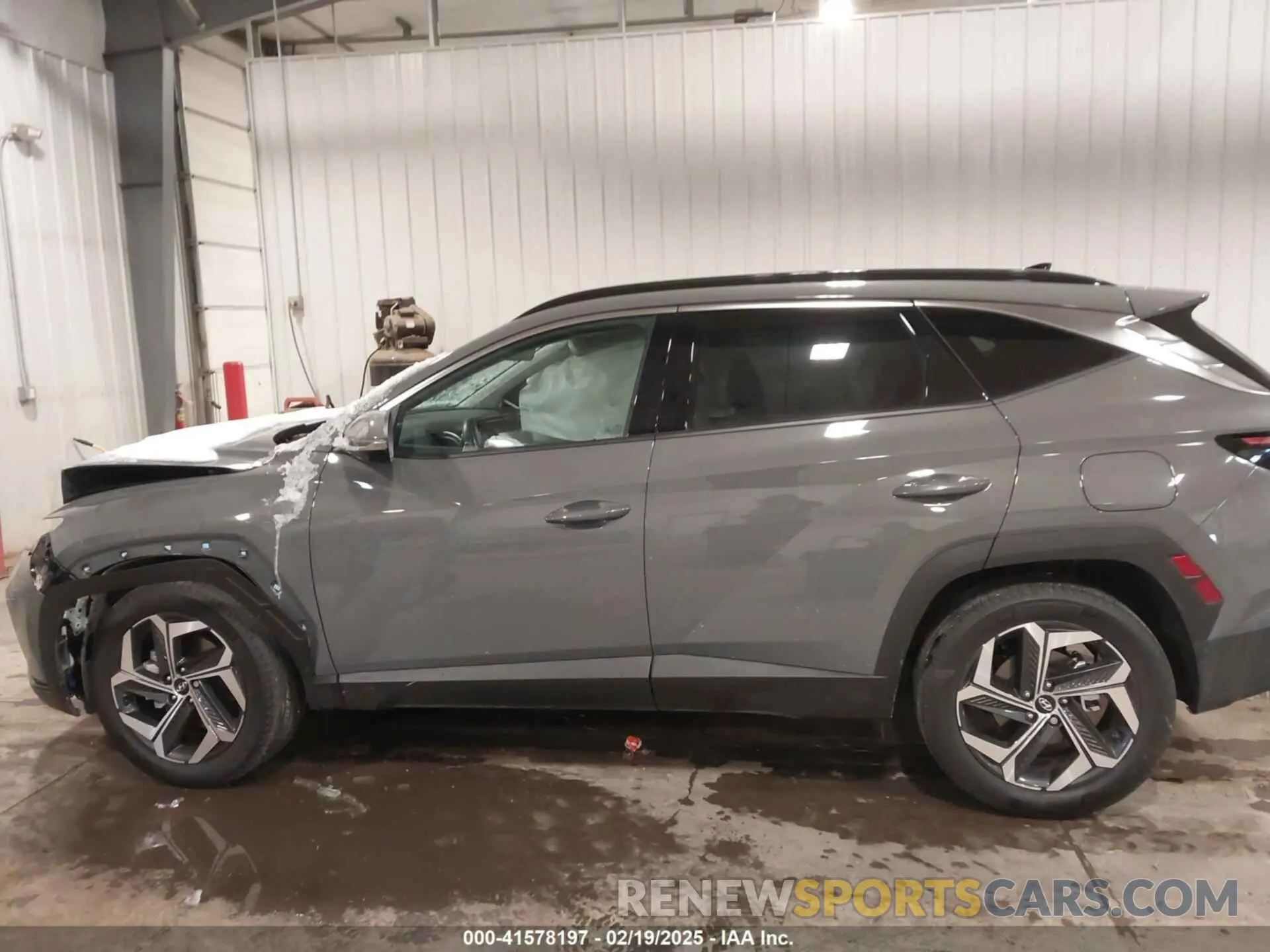 14 Photograph of a damaged car 5NMJECDEXRH340573 HYUNDAI TUCSON 2024