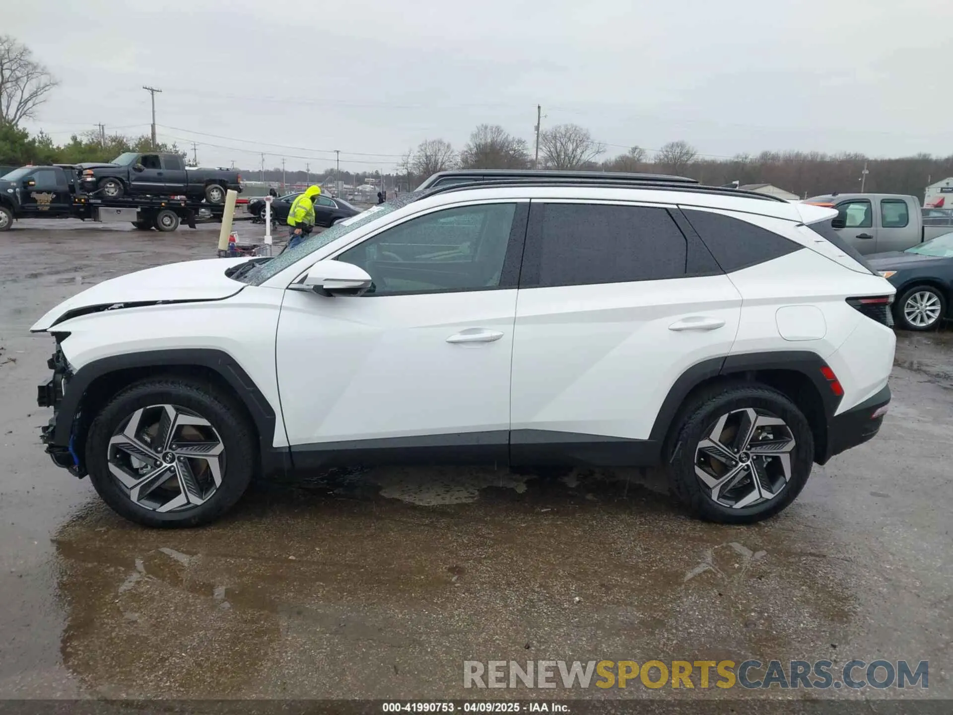 15 Photograph of a damaged car 5NMJECDEXRH400349 HYUNDAI TUCSON 2024