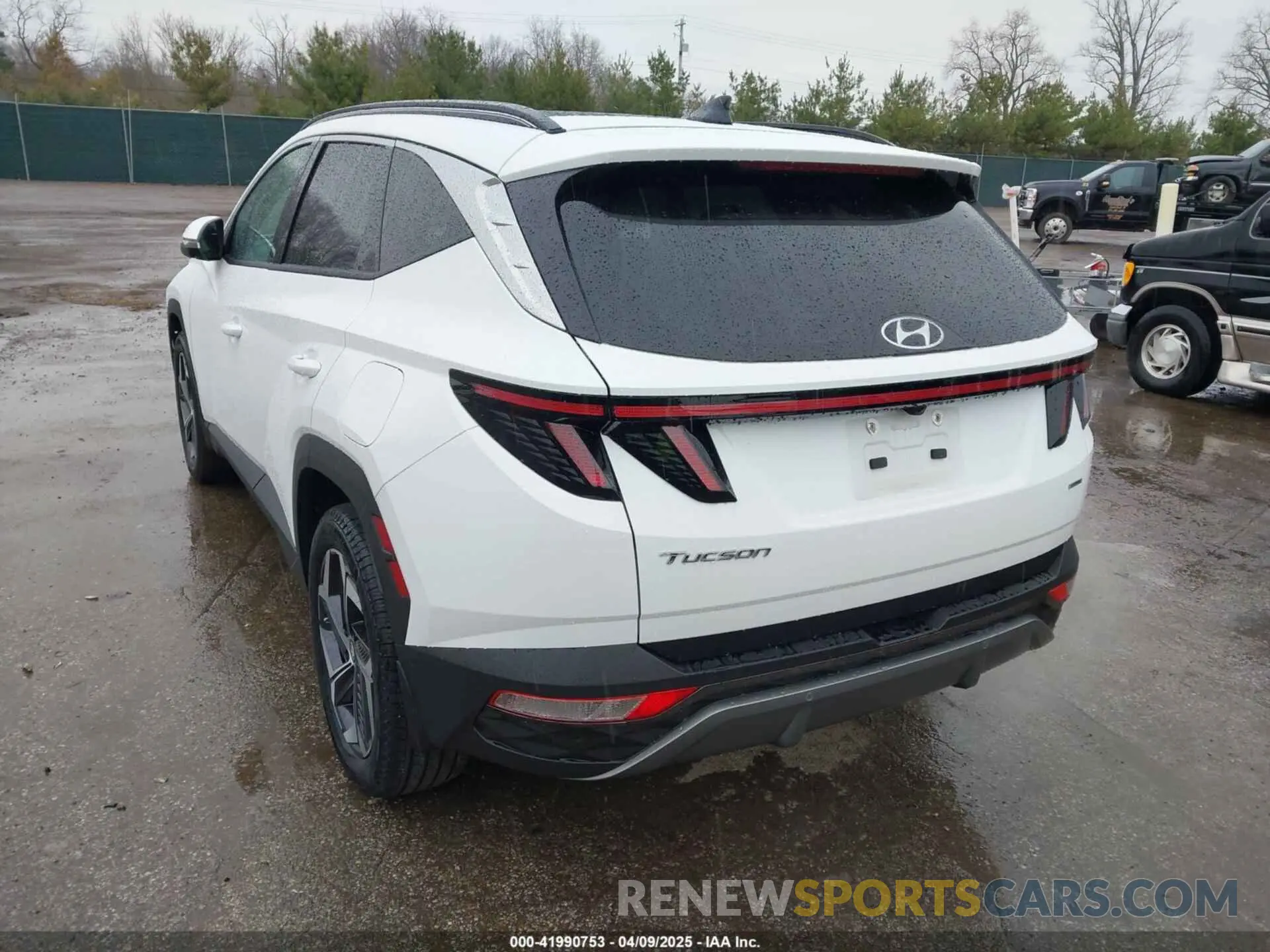 3 Photograph of a damaged car 5NMJECDEXRH400349 HYUNDAI TUCSON 2024