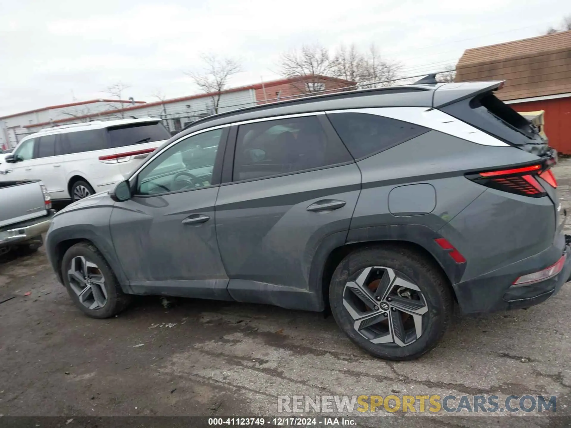 14 Photograph of a damaged car 5NMJF3DE0RH320586 HYUNDAI TUCSON 2024