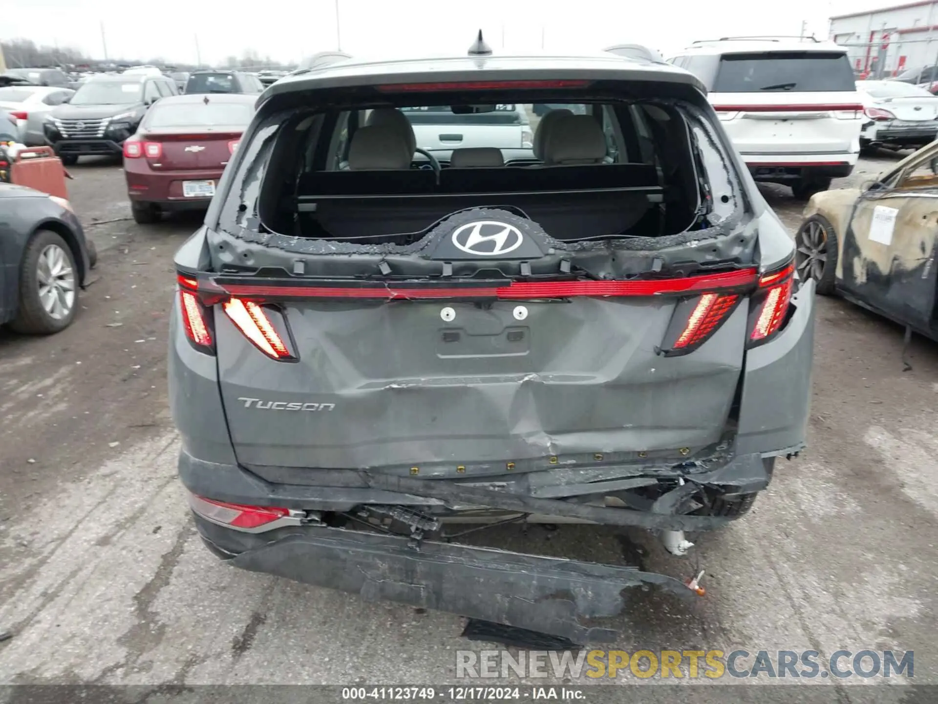 16 Photograph of a damaged car 5NMJF3DE0RH320586 HYUNDAI TUCSON 2024
