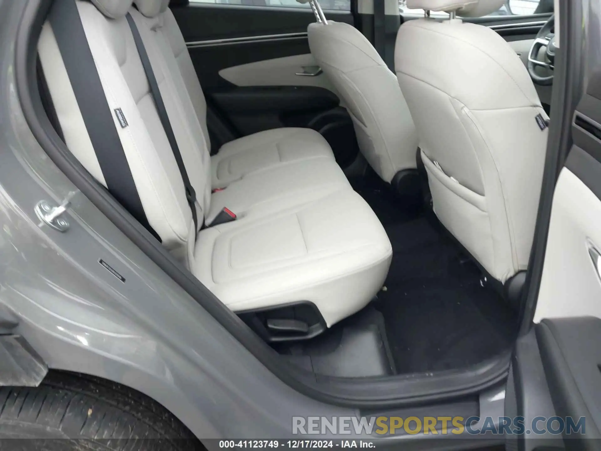 8 Photograph of a damaged car 5NMJF3DE0RH320586 HYUNDAI TUCSON 2024