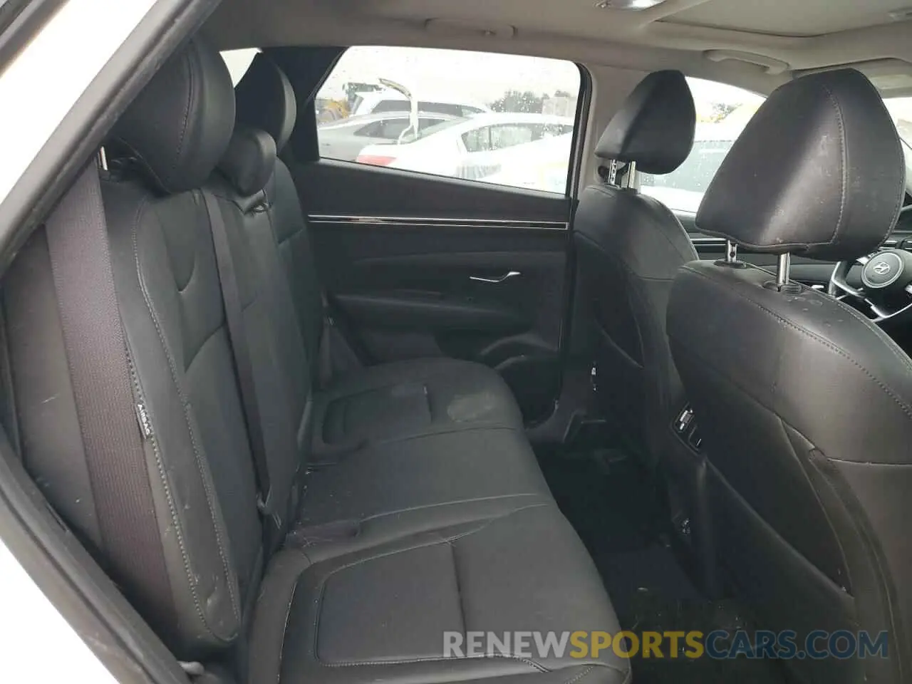 11 Photograph of a damaged car 5NMJF3DE0RH321625 HYUNDAI TUCSON 2024