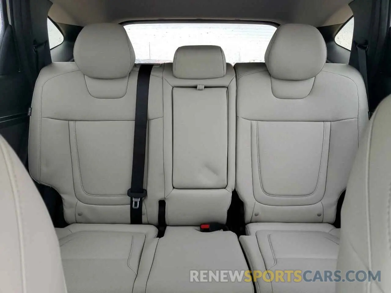 10 Photograph of a damaged car 5NMJF3DE0RH335623 HYUNDAI TUCSON 2024
