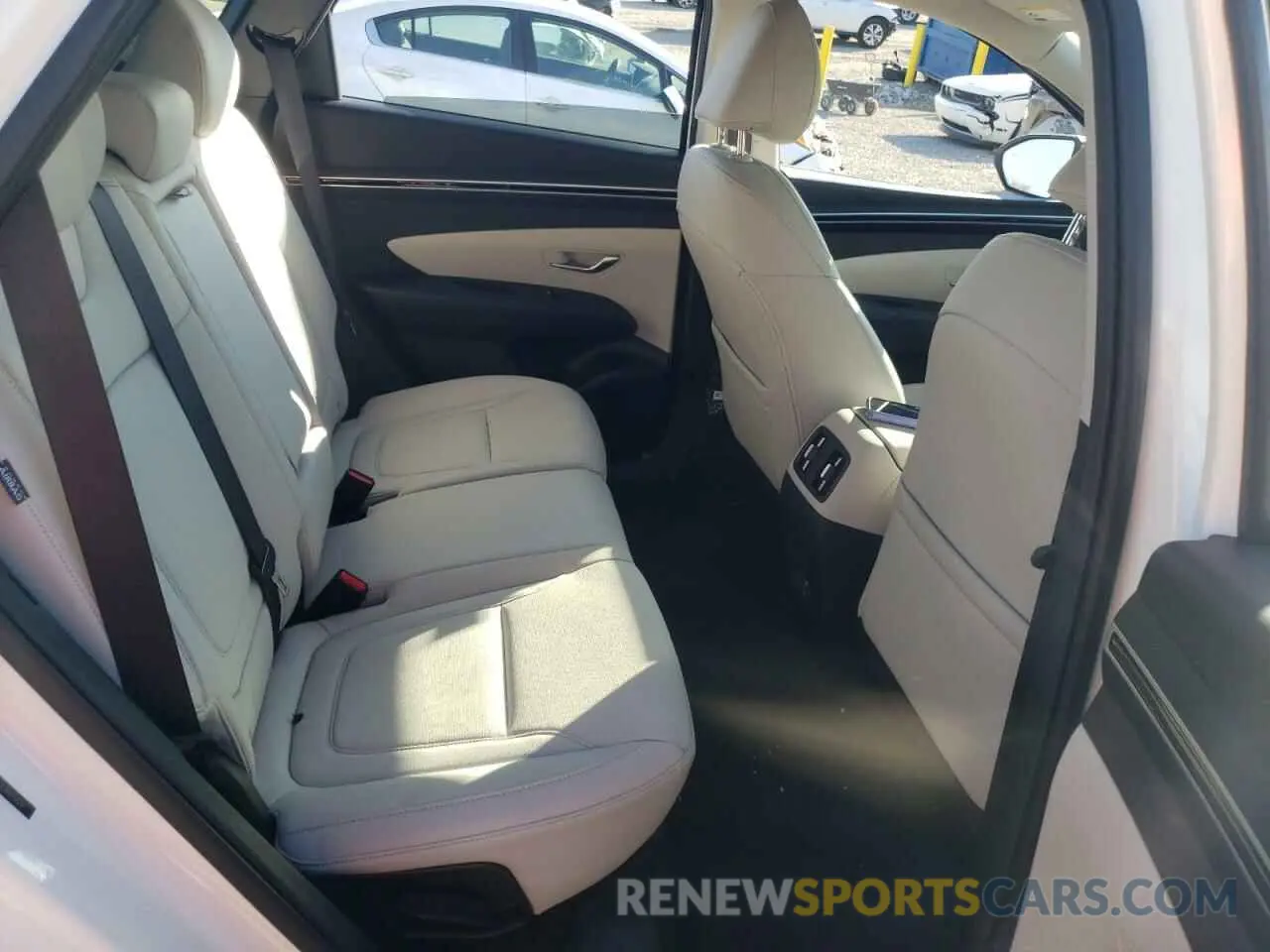 11 Photograph of a damaged car 5NMJF3DE0RH374339 HYUNDAI TUCSON 2024