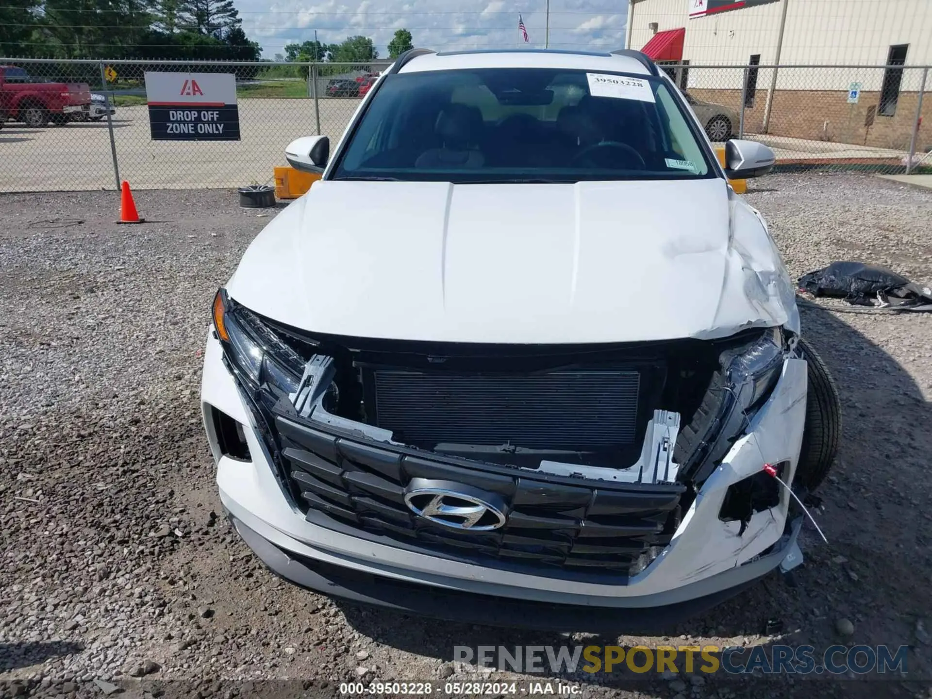 13 Photograph of a damaged car 5NMJF3DE1RH344265 HYUNDAI TUCSON 2024