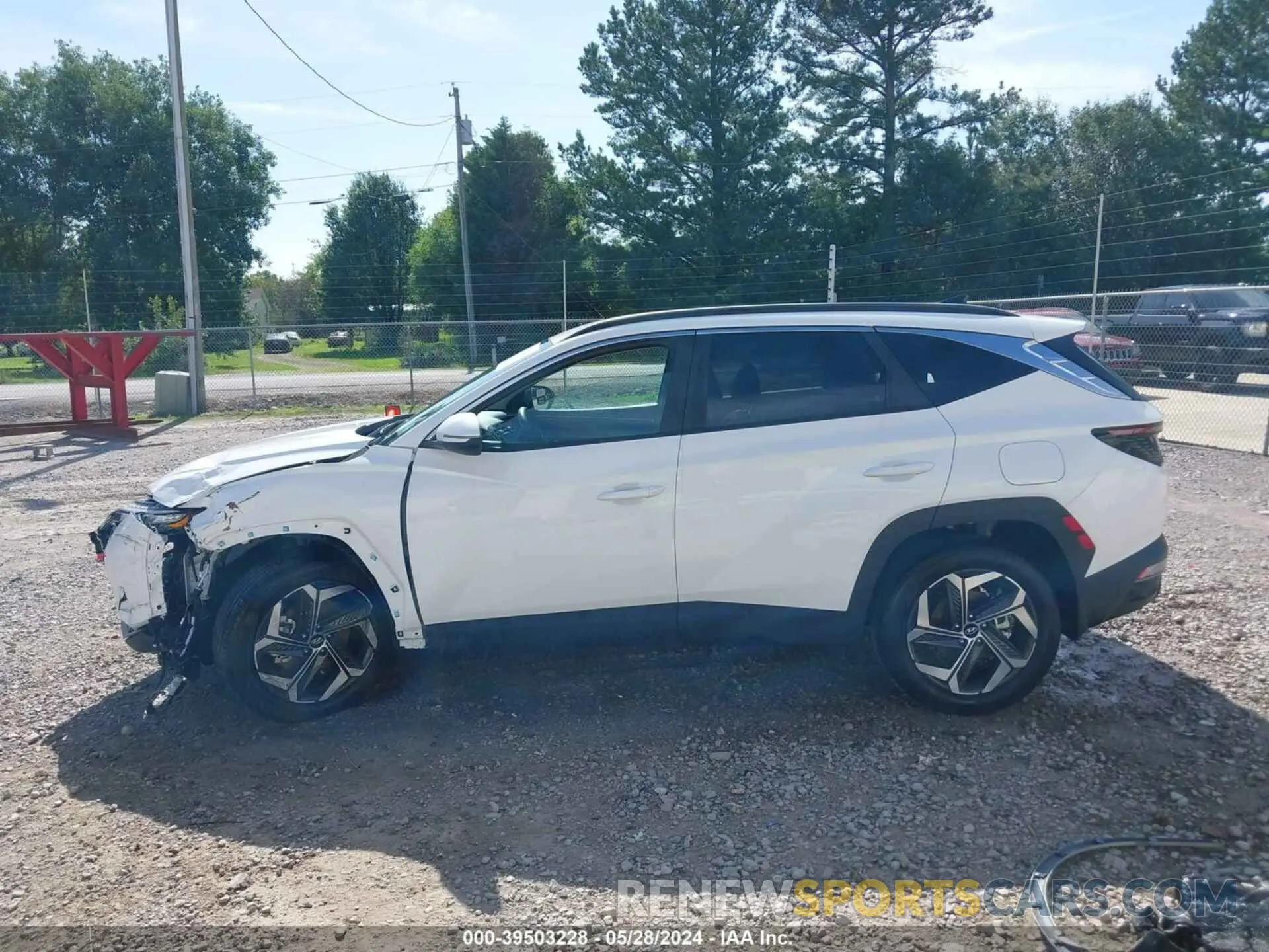 15 Photograph of a damaged car 5NMJF3DE1RH344265 HYUNDAI TUCSON 2024