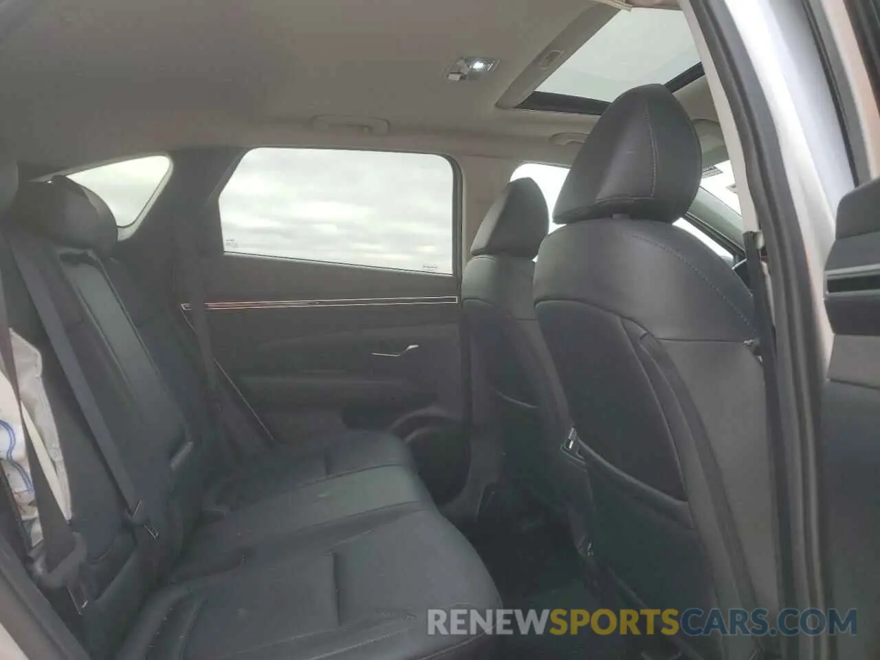 12 Photograph of a damaged car 5NMJF3DE1RH357825 HYUNDAI TUCSON 2024