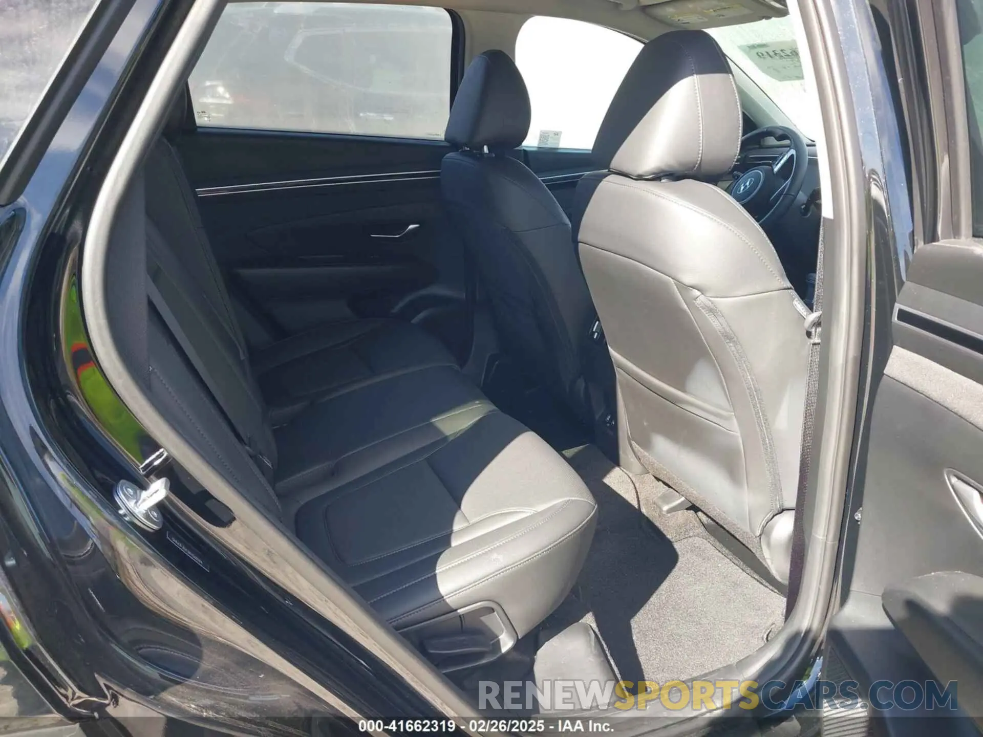 8 Photograph of a damaged car 5NMJF3DE1RH360594 HYUNDAI TUCSON 2024