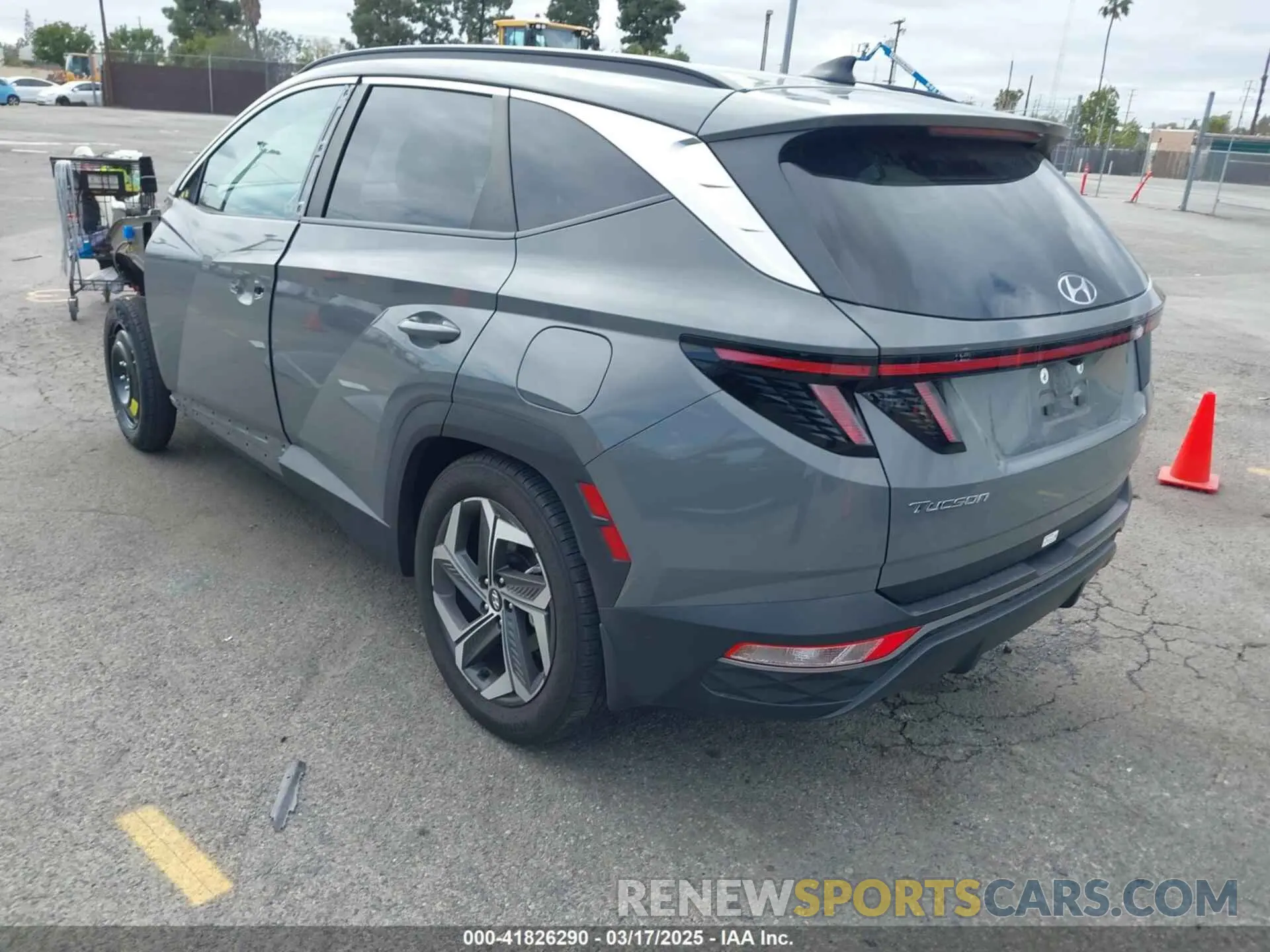 3 Photograph of a damaged car 5NMJF3DE1RH383213 HYUNDAI TUCSON 2024