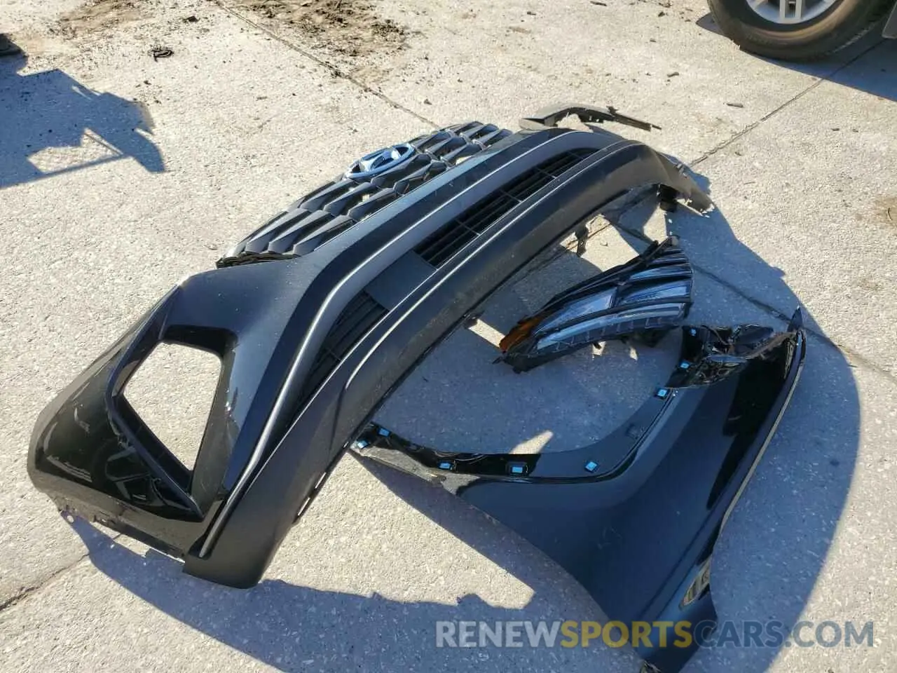 13 Photograph of a damaged car 5NMJF3DE2RH365433 HYUNDAI TUCSON 2024