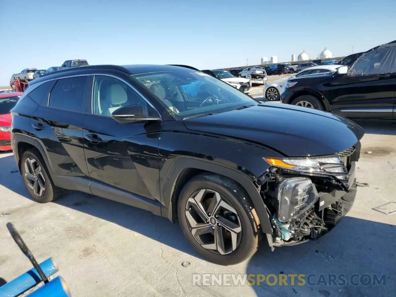 4 Photograph of a damaged car 5NMJF3DE2RH365433 HYUNDAI TUCSON 2024