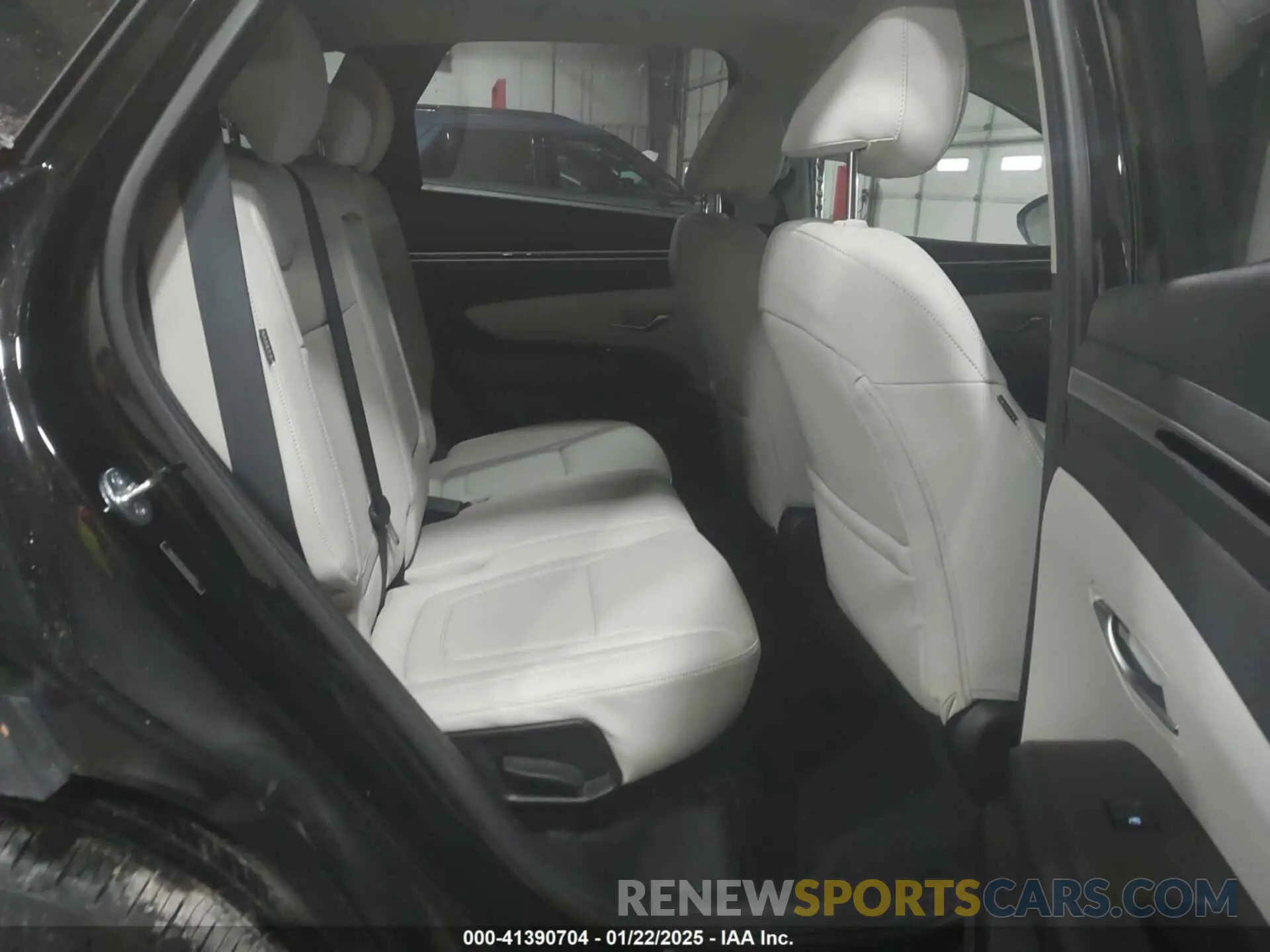 8 Photograph of a damaged car 5NMJF3DE3RH309470 HYUNDAI TUCSON 2024