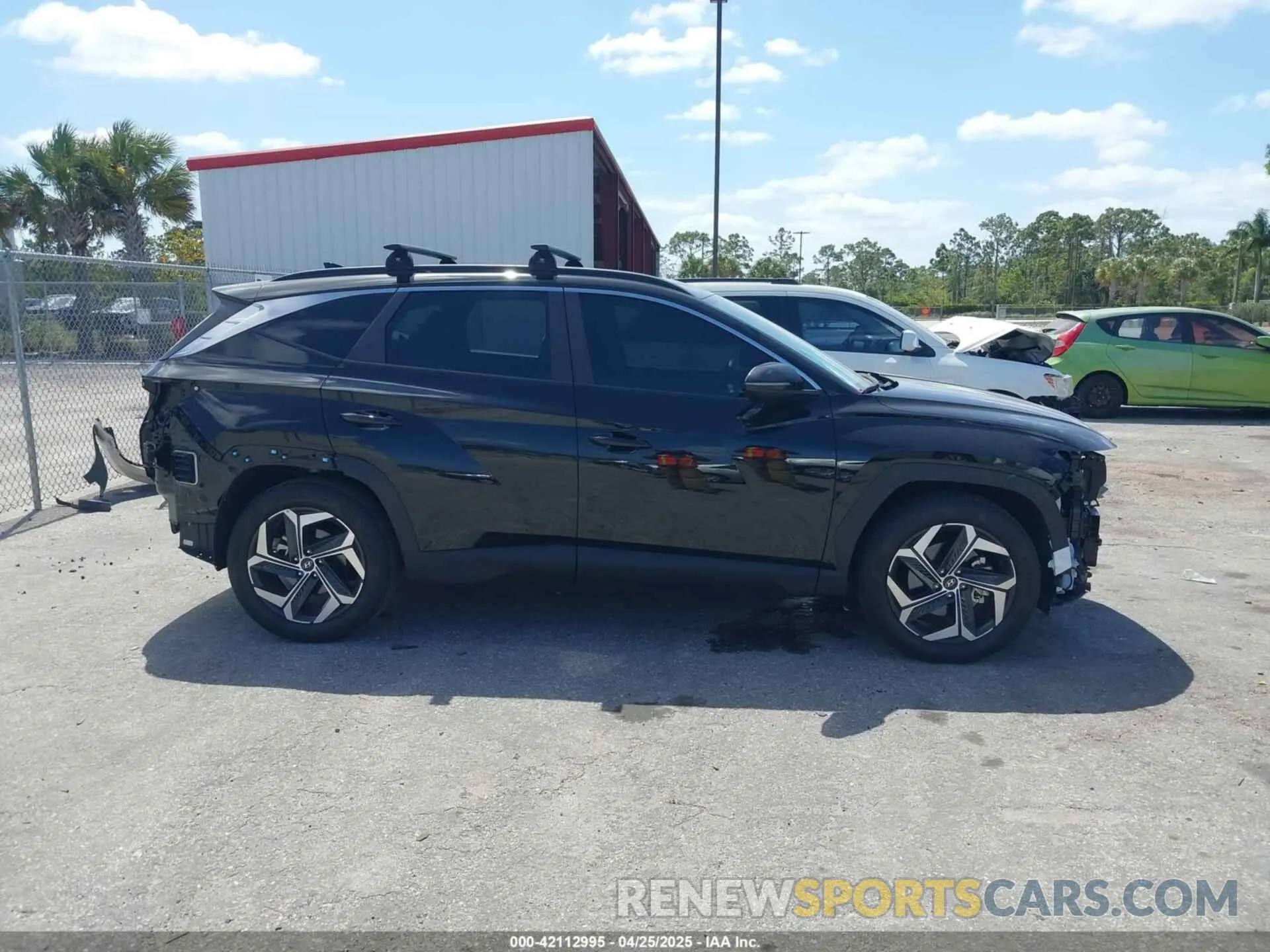 14 Photograph of a damaged car 5NMJF3DE3RH316757 HYUNDAI TUCSON 2024
