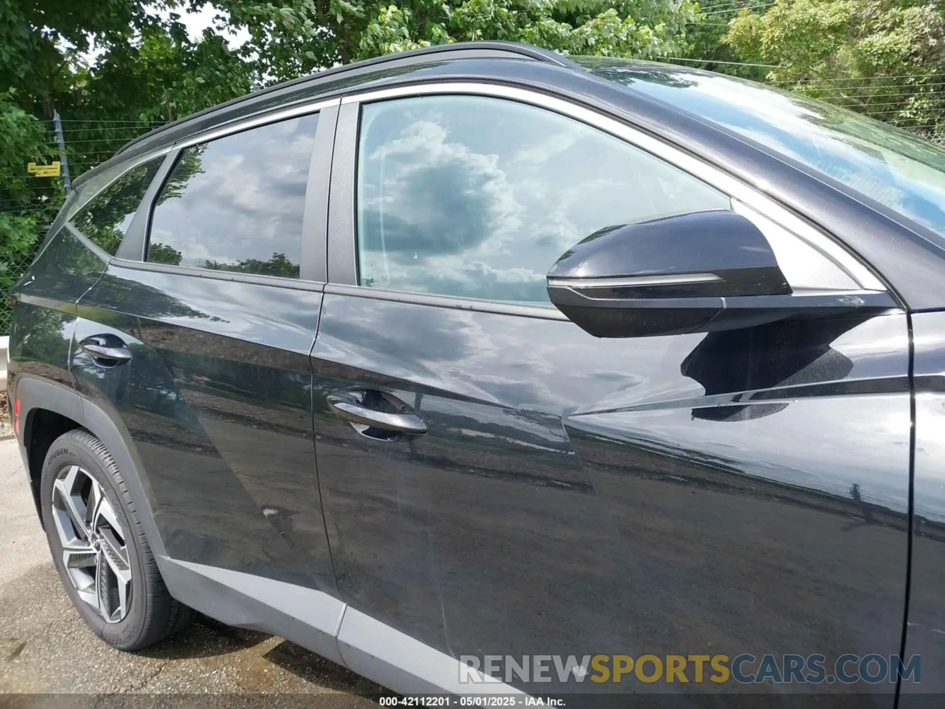 13 Photograph of a damaged car 5NMJF3DE3RH329959 HYUNDAI TUCSON 2024