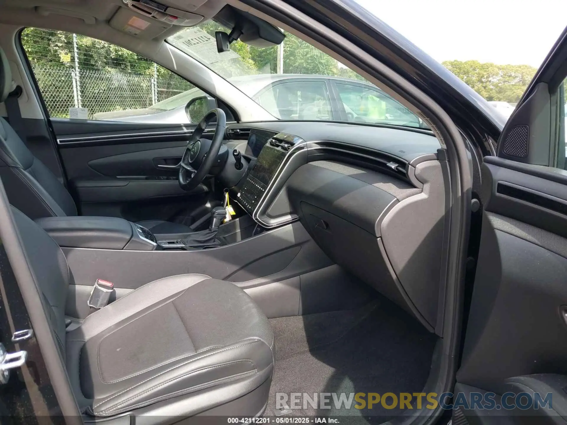 5 Photograph of a damaged car 5NMJF3DE3RH329959 HYUNDAI TUCSON 2024