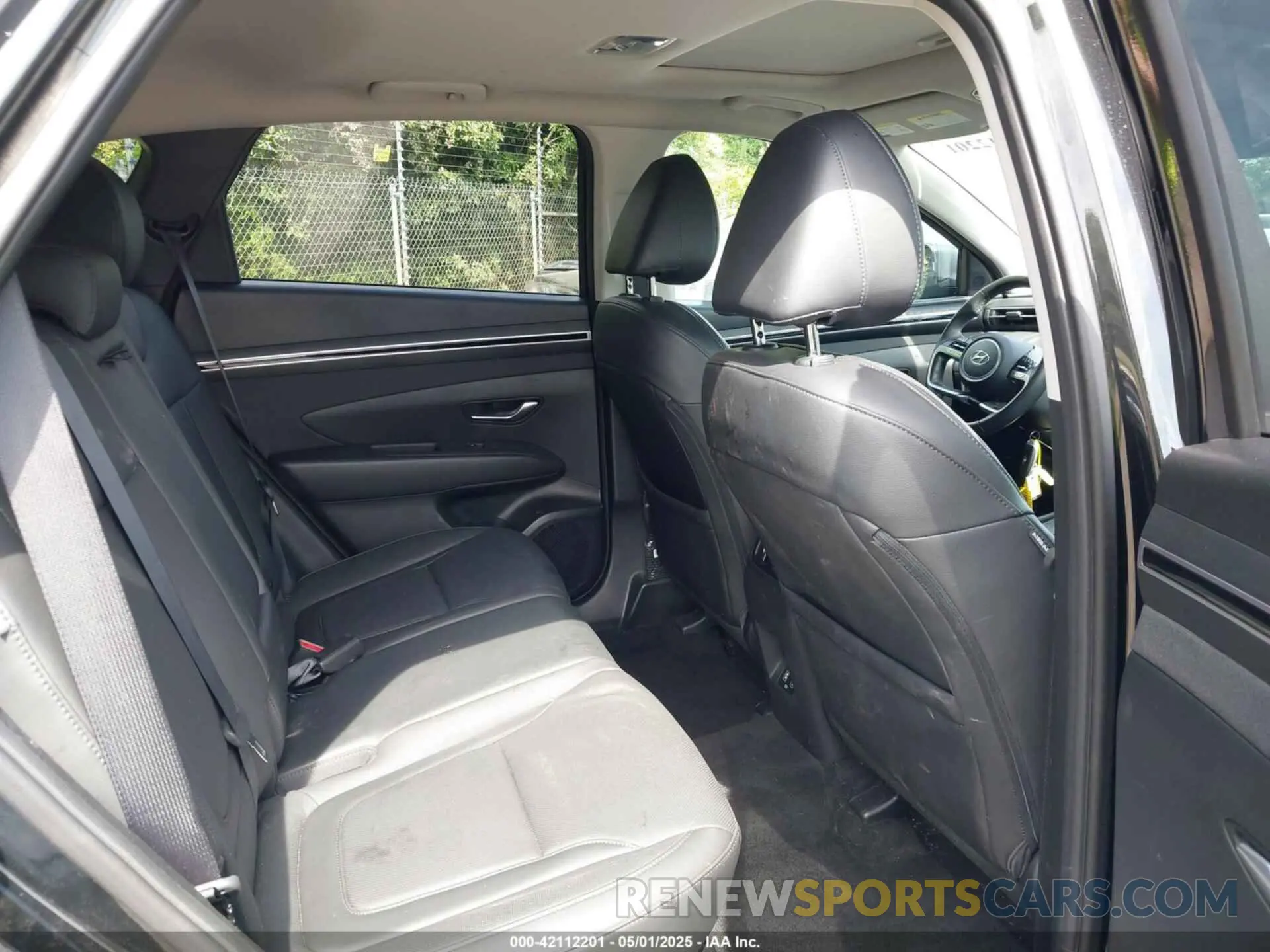 8 Photograph of a damaged car 5NMJF3DE3RH329959 HYUNDAI TUCSON 2024