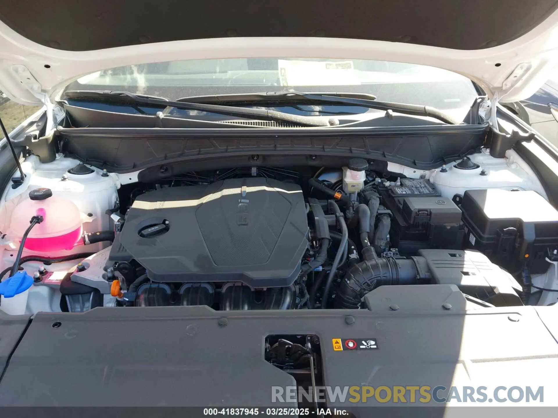 10 Photograph of a damaged car 5NMJF3DE3RH373122 HYUNDAI TUCSON 2024