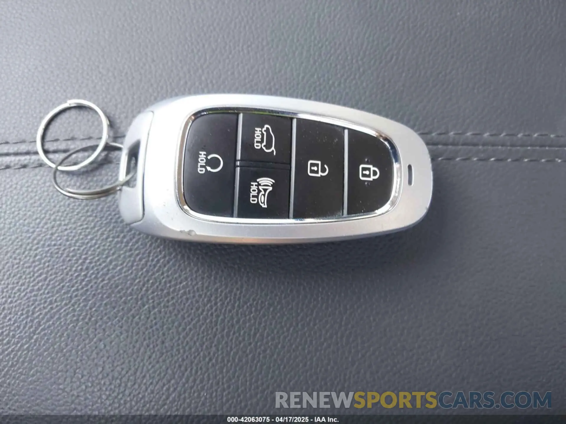 11 Photograph of a damaged car 5NMJF3DE3RH374156 HYUNDAI TUCSON 2024