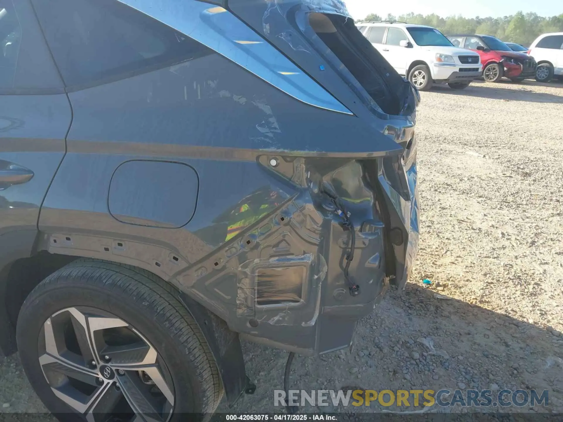 6 Photograph of a damaged car 5NMJF3DE3RH374156 HYUNDAI TUCSON 2024