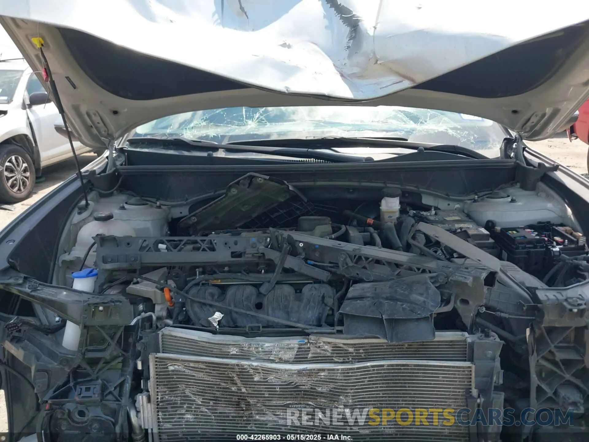 10 Photograph of a damaged car 5NMJF3DE4RH326469 HYUNDAI TUCSON 2024