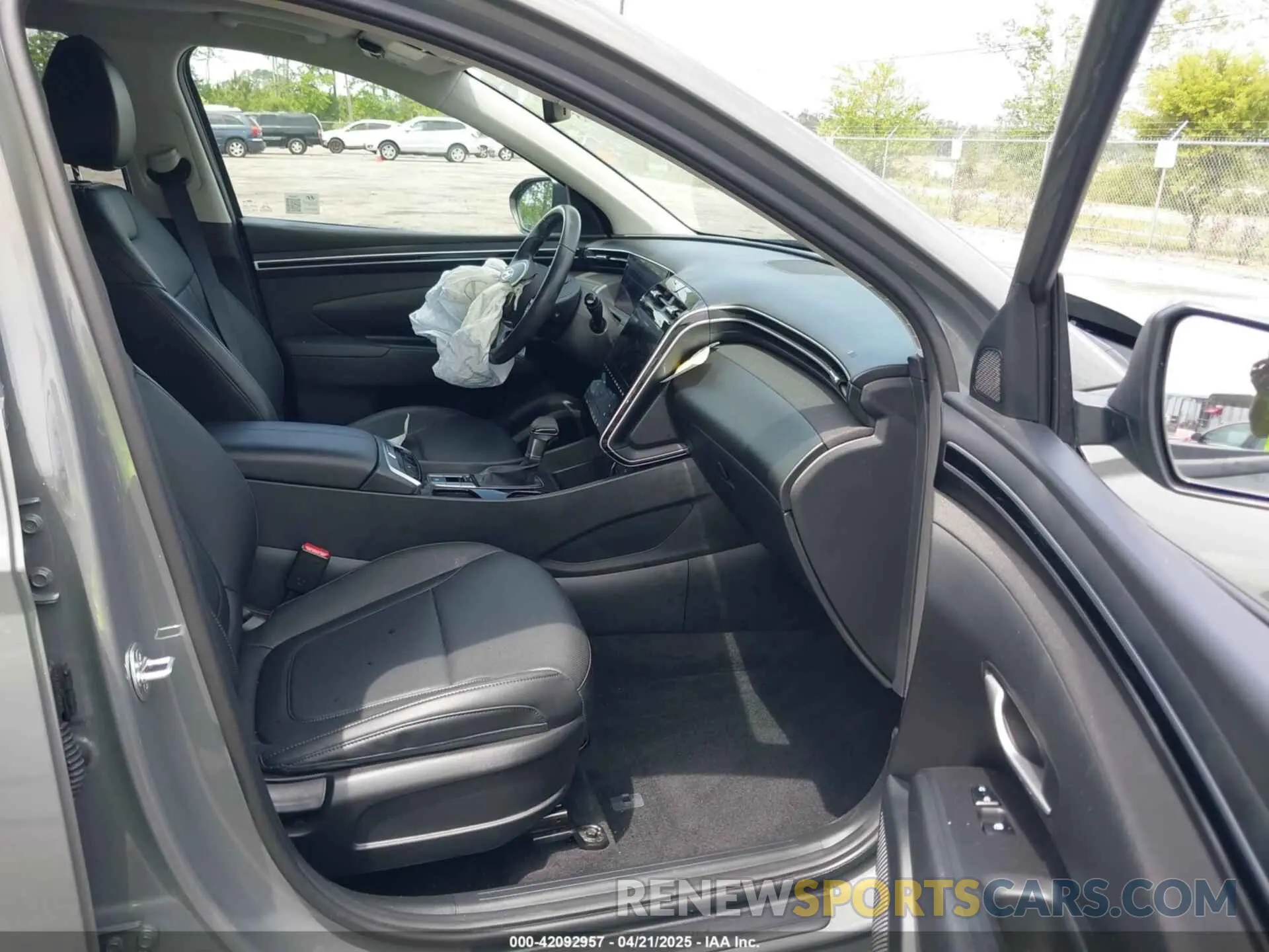5 Photograph of a damaged car 5NMJF3DE4RH349430 HYUNDAI TUCSON 2024