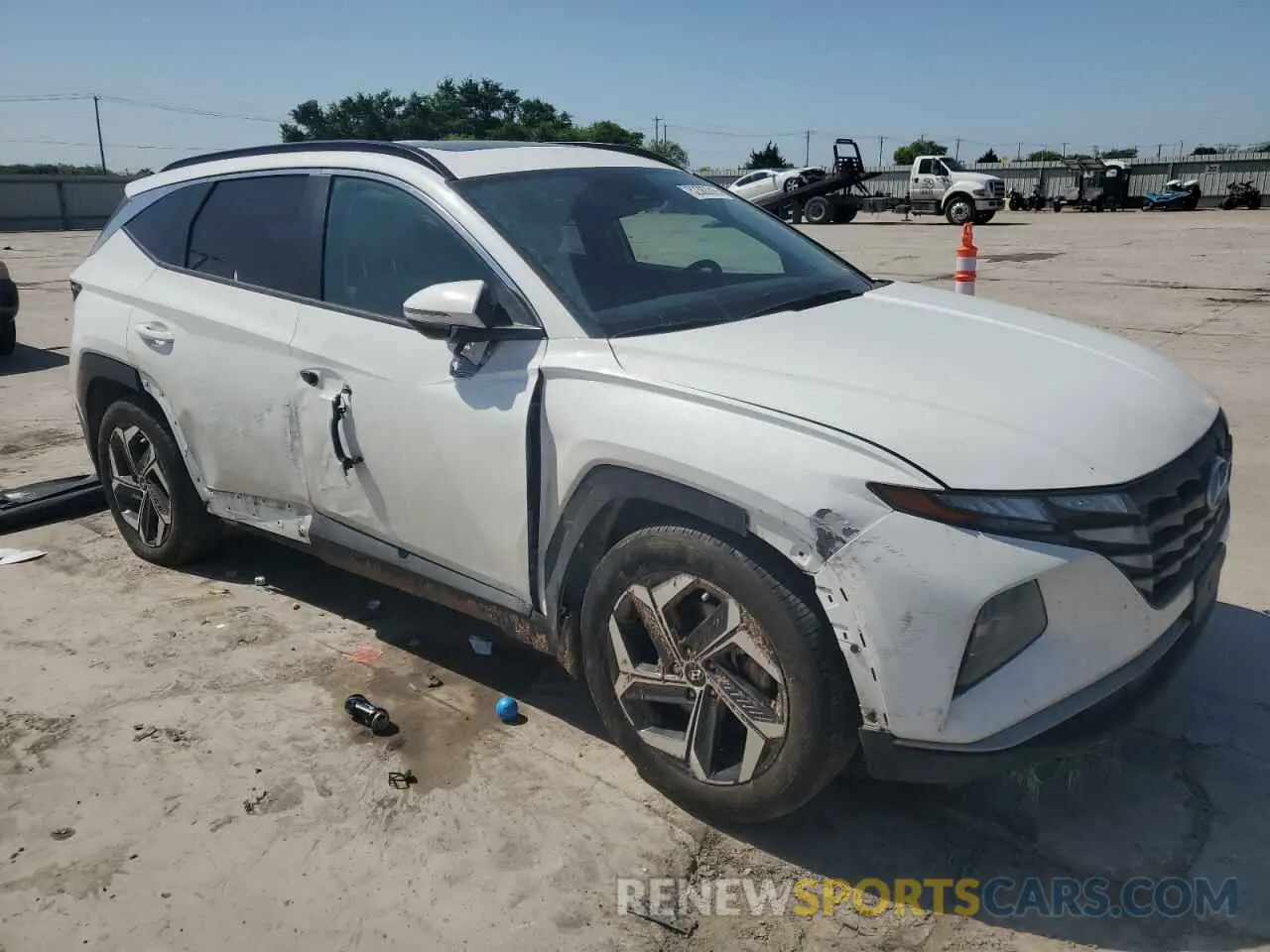 4 Photograph of a damaged car 5NMJF3DE4RH376966 HYUNDAI TUCSON 2024