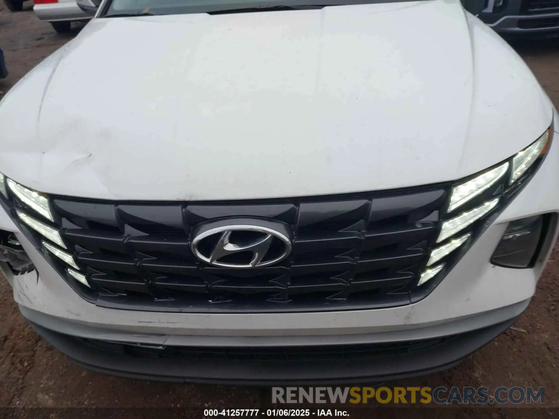12 Photograph of a damaged car 5NMJF3DE4RH401526 HYUNDAI TUCSON 2024