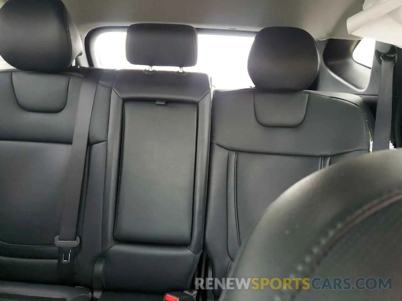 10 Photograph of a damaged car 5NMJF3DE5RH327968 HYUNDAI TUCSON 2024