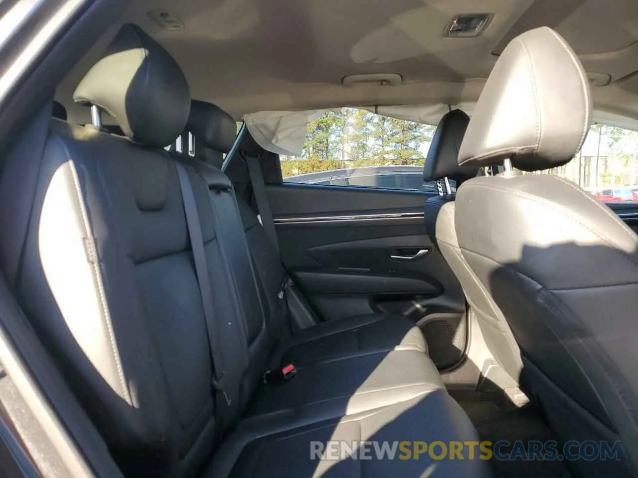 11 Photograph of a damaged car 5NMJF3DE5RH327968 HYUNDAI TUCSON 2024