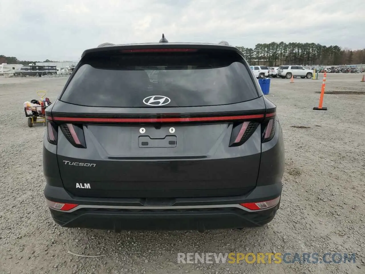 6 Photograph of a damaged car 5NMJF3DE5RH327968 HYUNDAI TUCSON 2024
