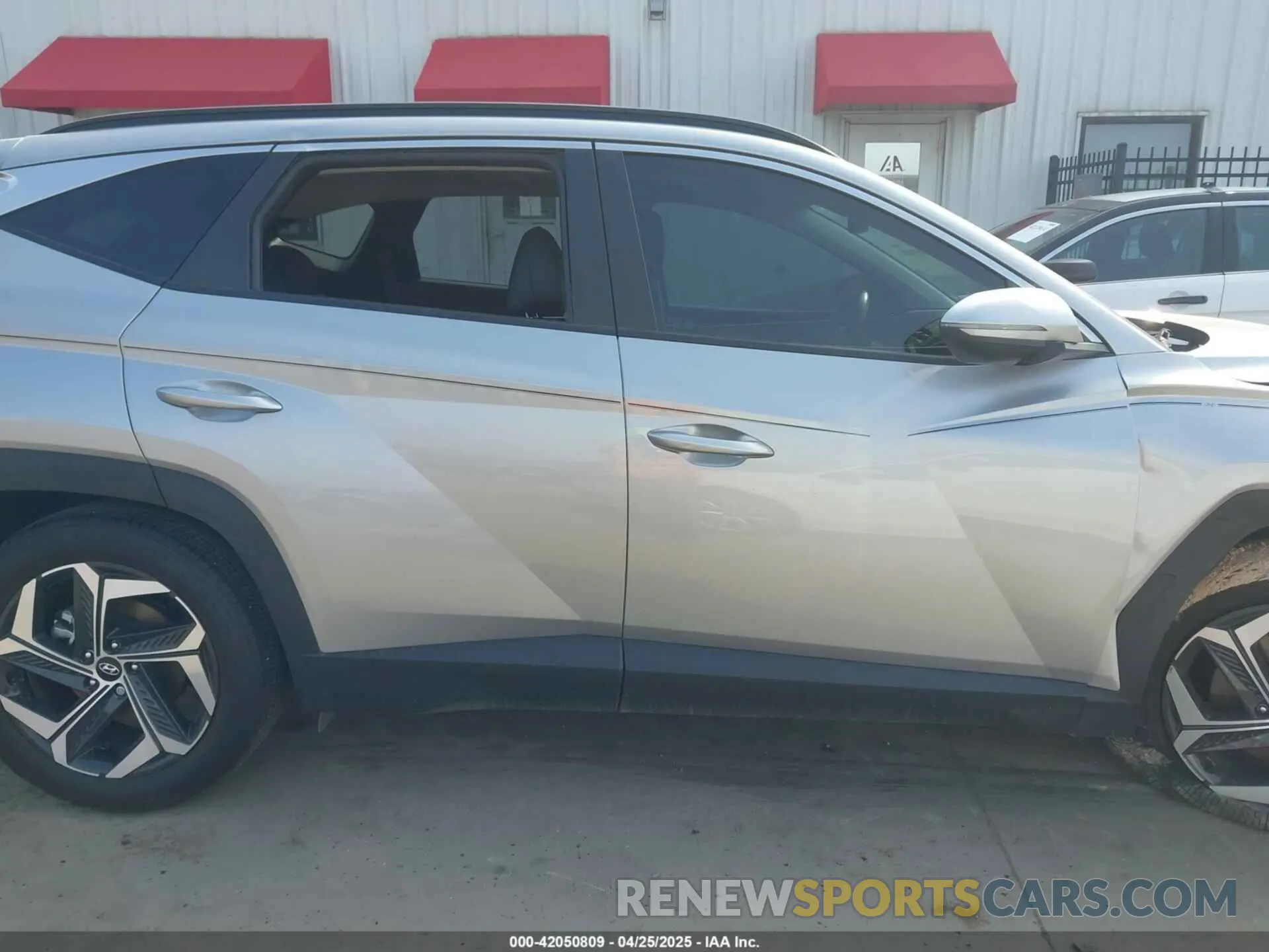 12 Photograph of a damaged car 5NMJF3DE5RH347542 HYUNDAI TUCSON 2024