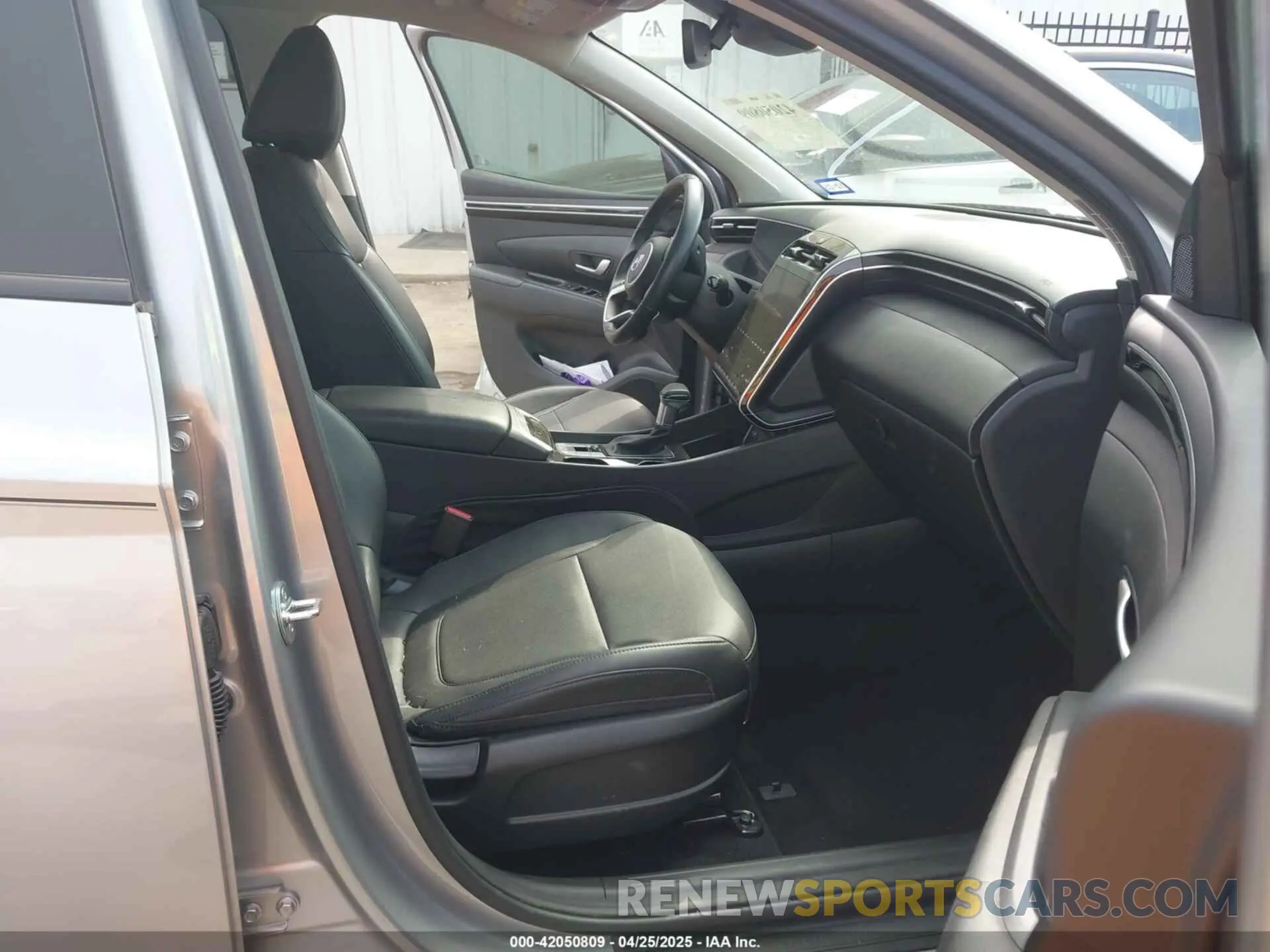 5 Photograph of a damaged car 5NMJF3DE5RH347542 HYUNDAI TUCSON 2024