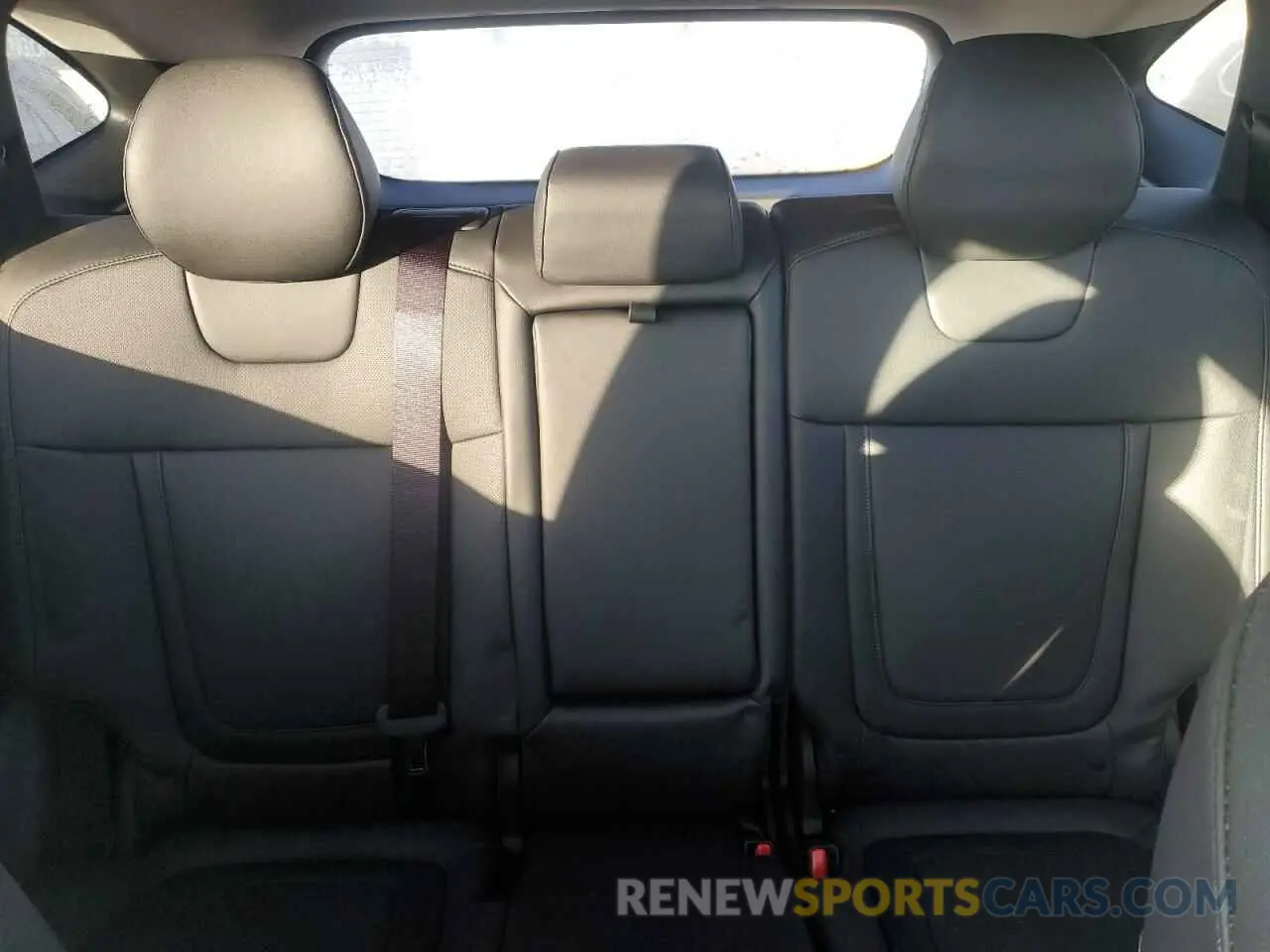 10 Photograph of a damaged car 5NMJF3DE5RH386194 HYUNDAI TUCSON 2024