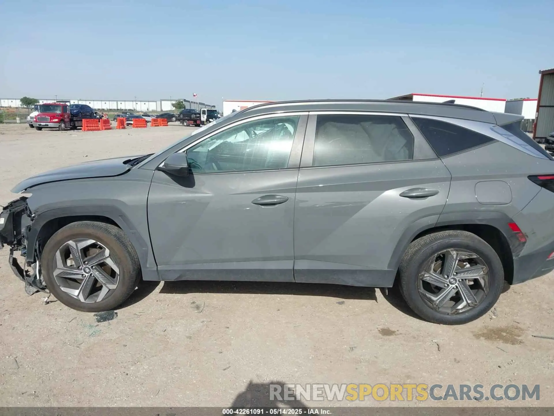14 Photograph of a damaged car 5NMJF3DE5RH438634 HYUNDAI TUCSON 2024