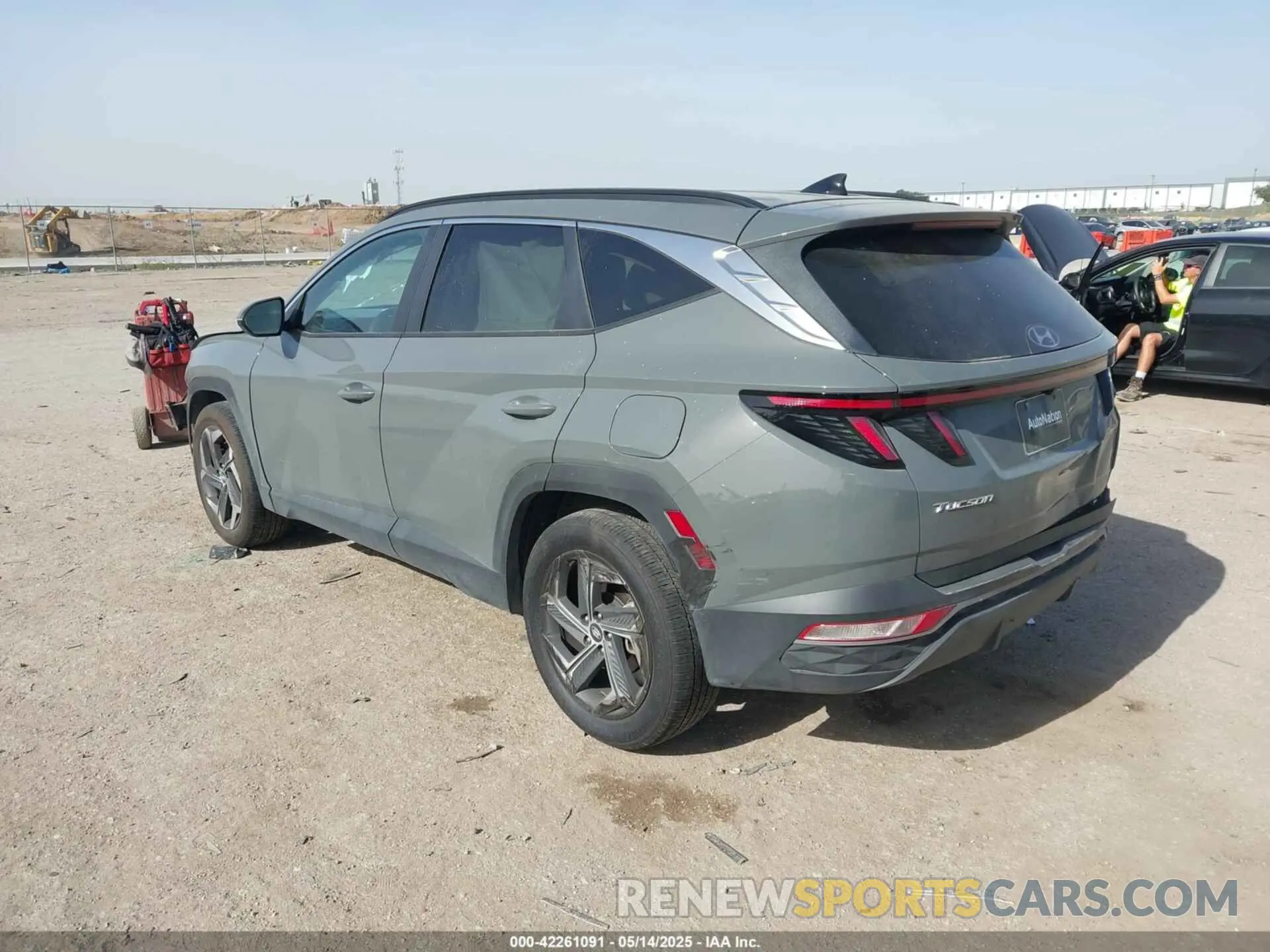 3 Photograph of a damaged car 5NMJF3DE5RH438634 HYUNDAI TUCSON 2024