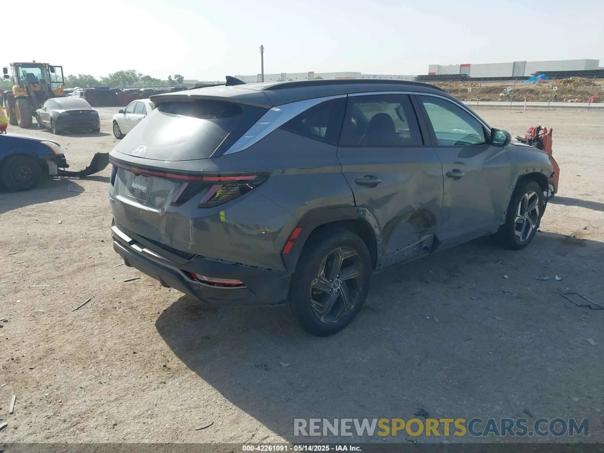 4 Photograph of a damaged car 5NMJF3DE5RH438634 HYUNDAI TUCSON 2024