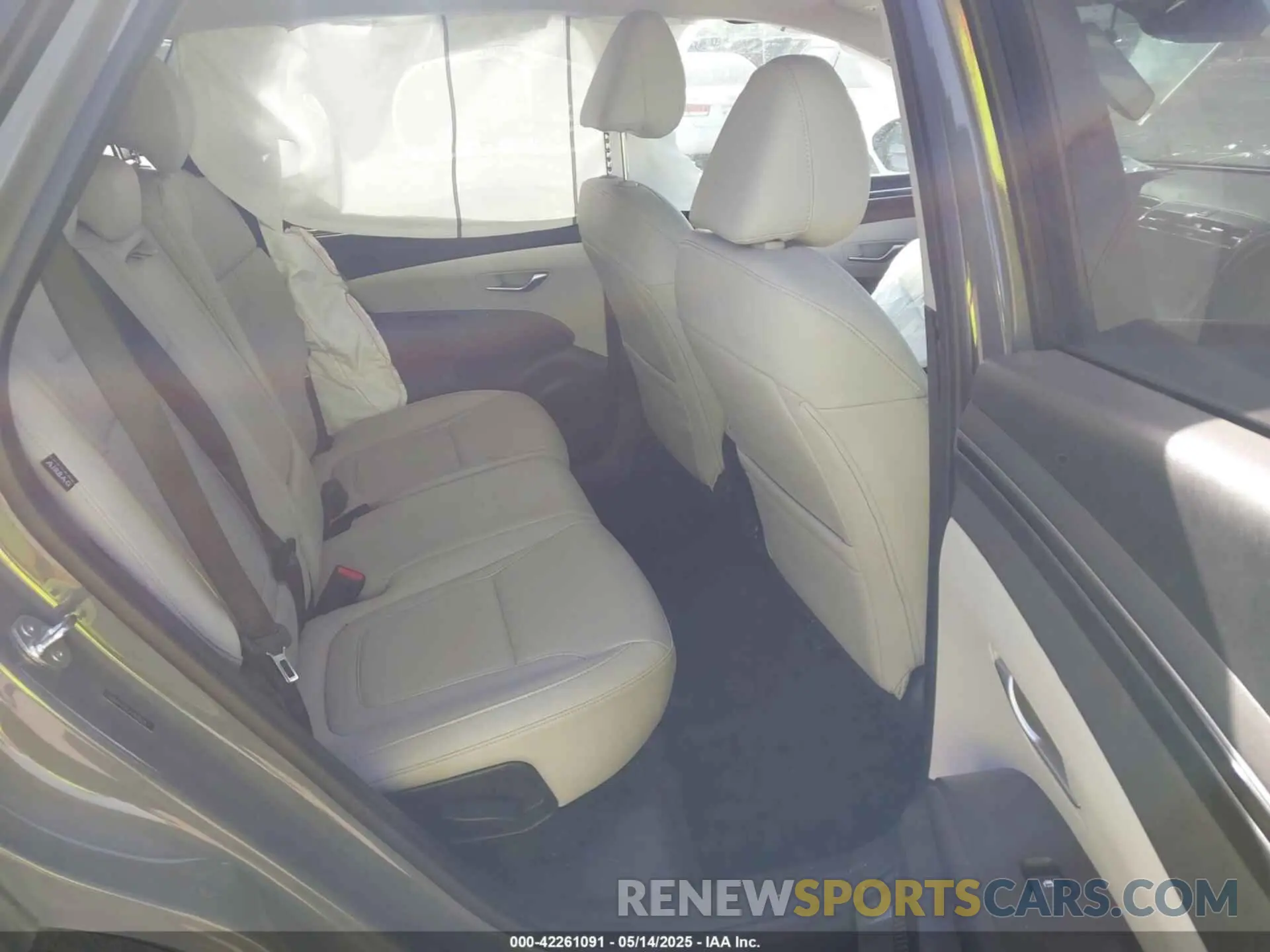 8 Photograph of a damaged car 5NMJF3DE5RH438634 HYUNDAI TUCSON 2024