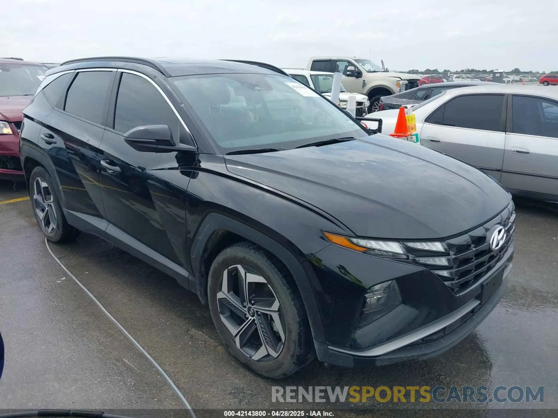 1 Photograph of a damaged car 5NMJF3DE6RH401401 HYUNDAI TUCSON 2024